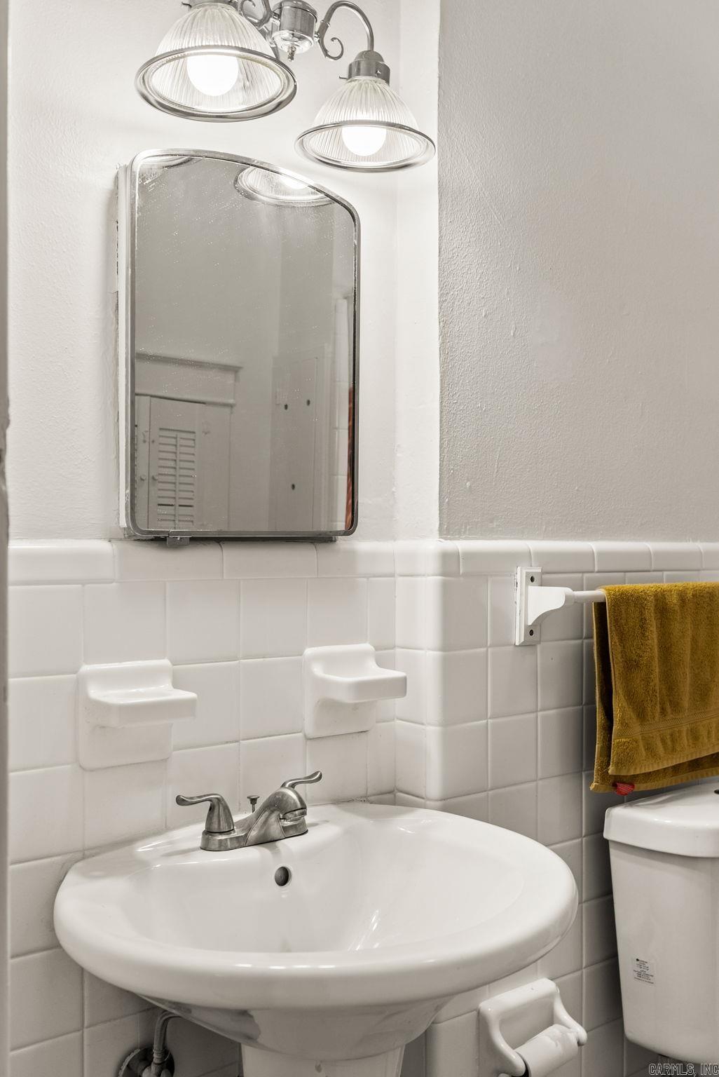 ELMHURST - Residential