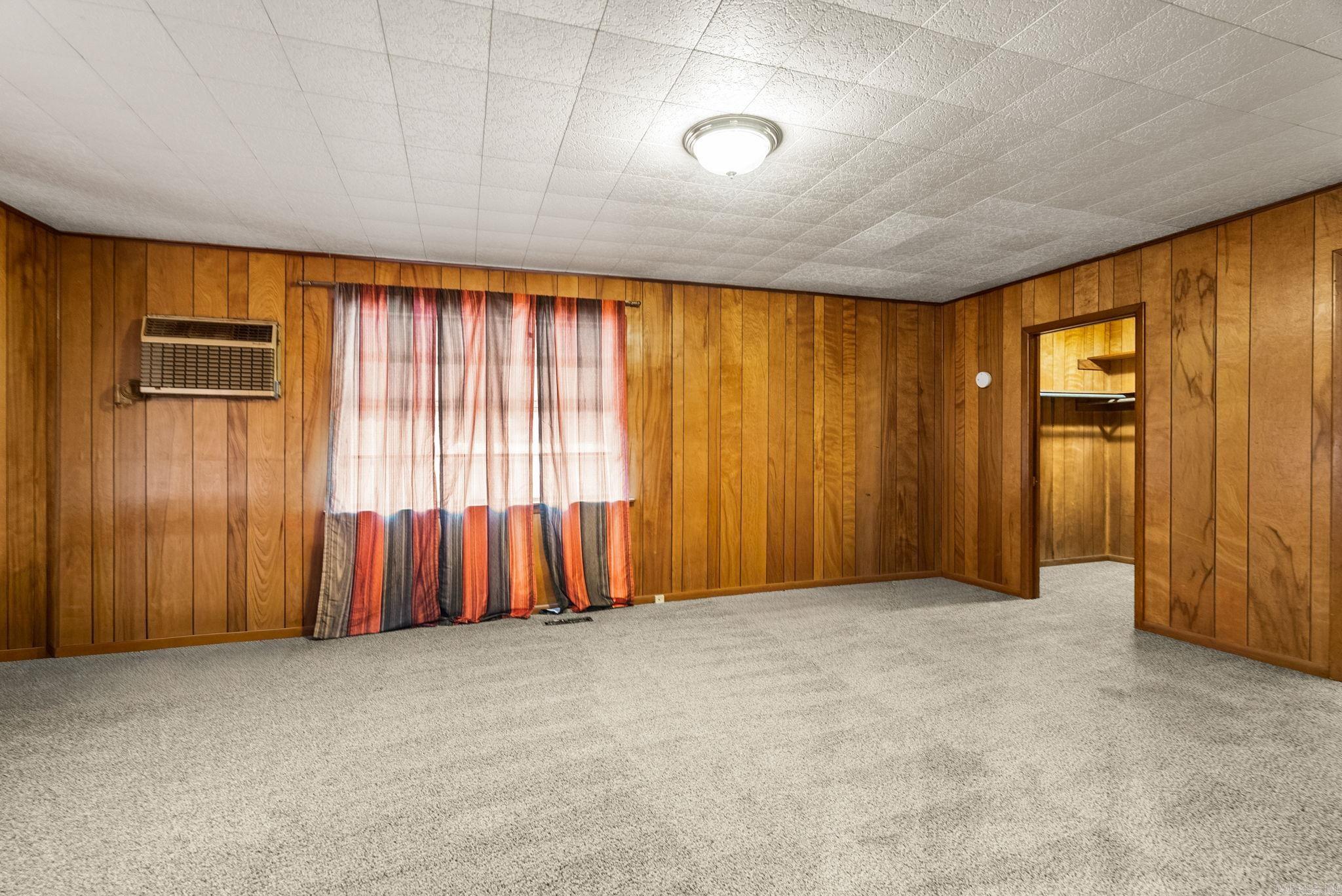 ELMHURST - Residential