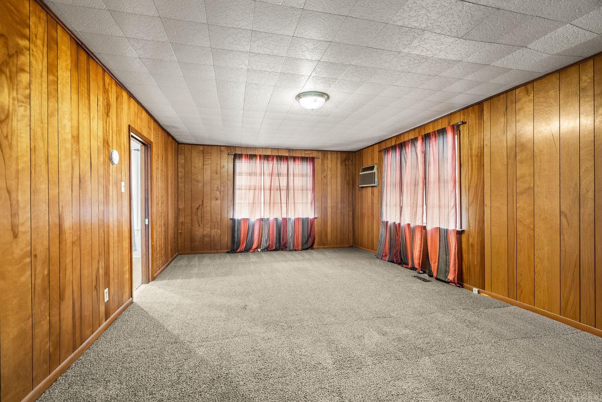 ELMHURST - Residential