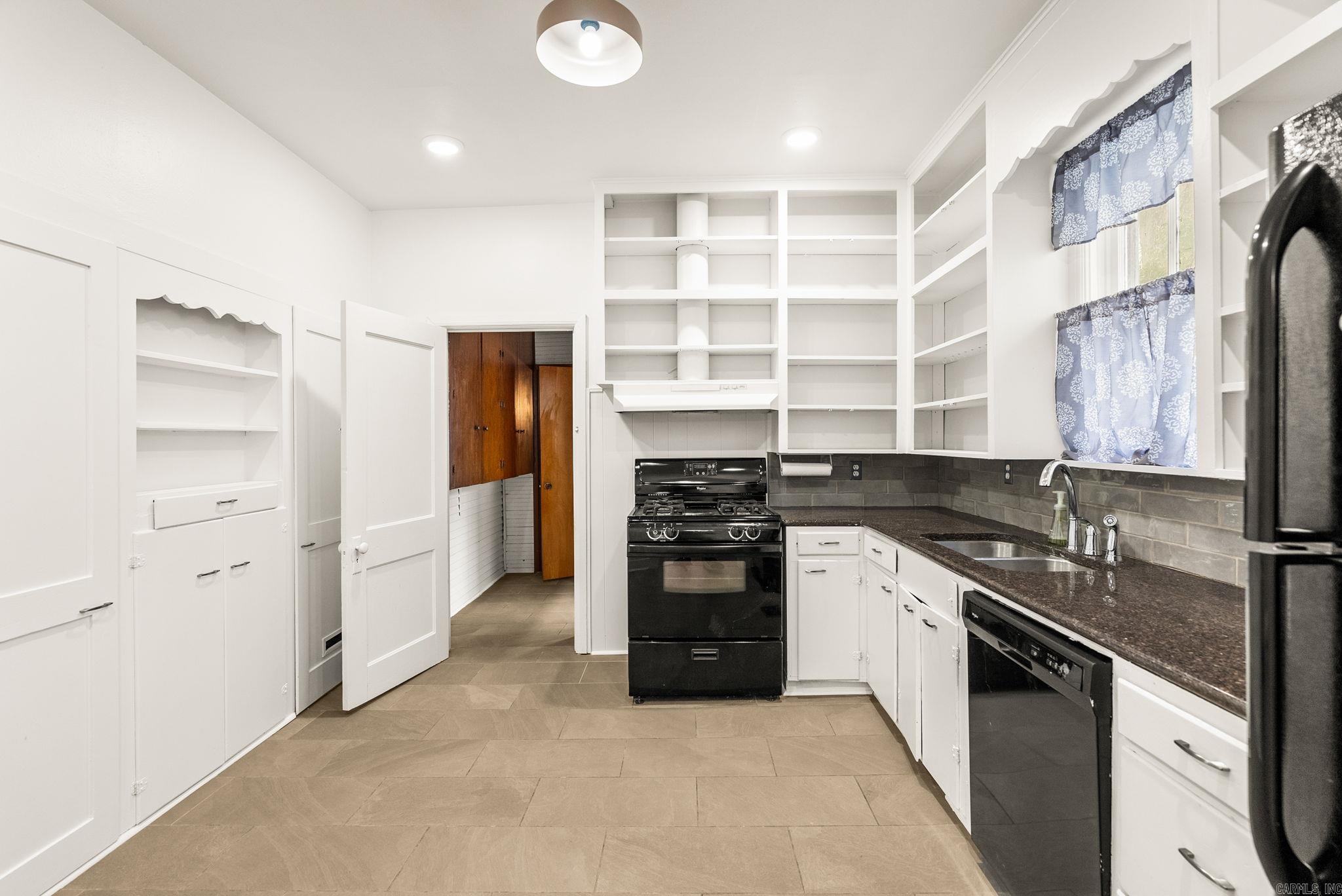 ELMHURST - Residential