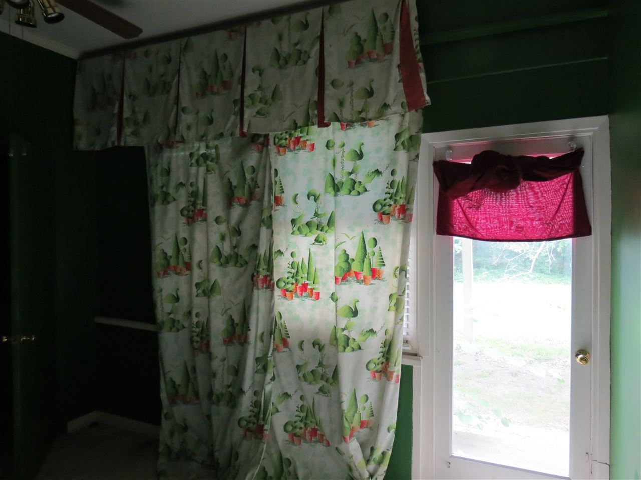 BEMIS GROVE - Residential