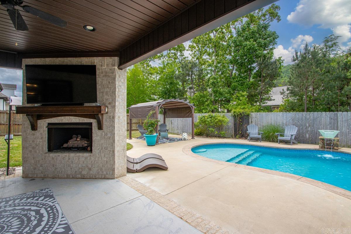 CHENAL VALLEY EPERNAY PLACE - Residential