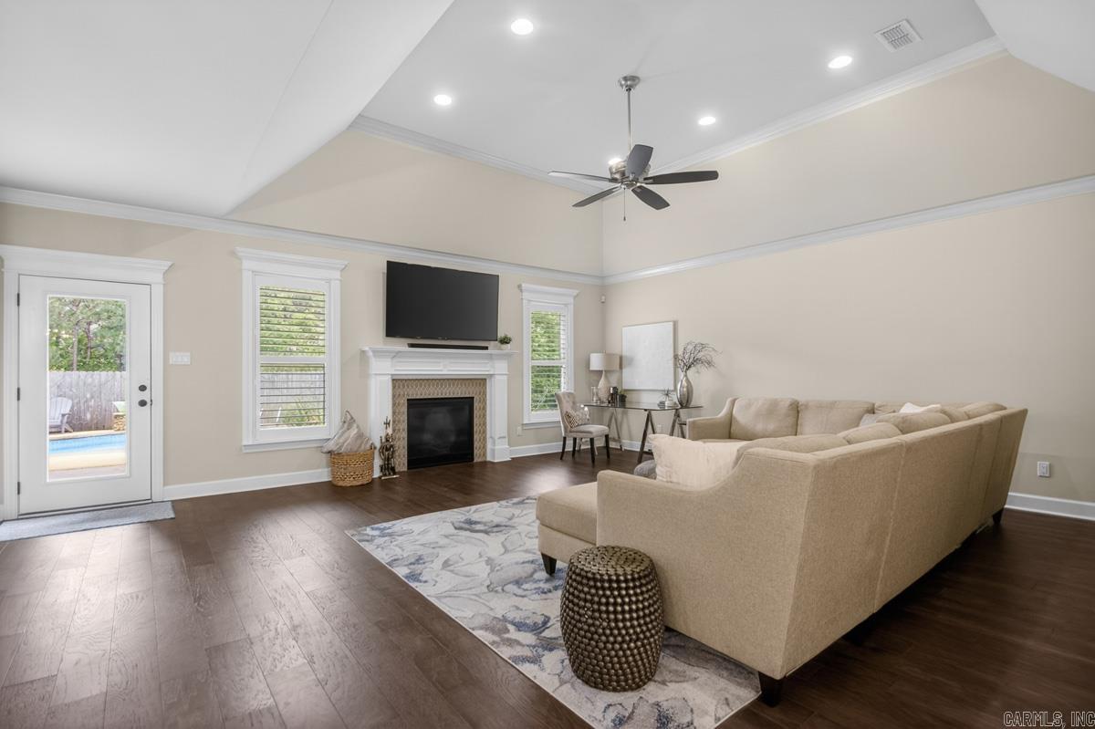 CHENAL VALLEY EPERNAY PLACE - Residential