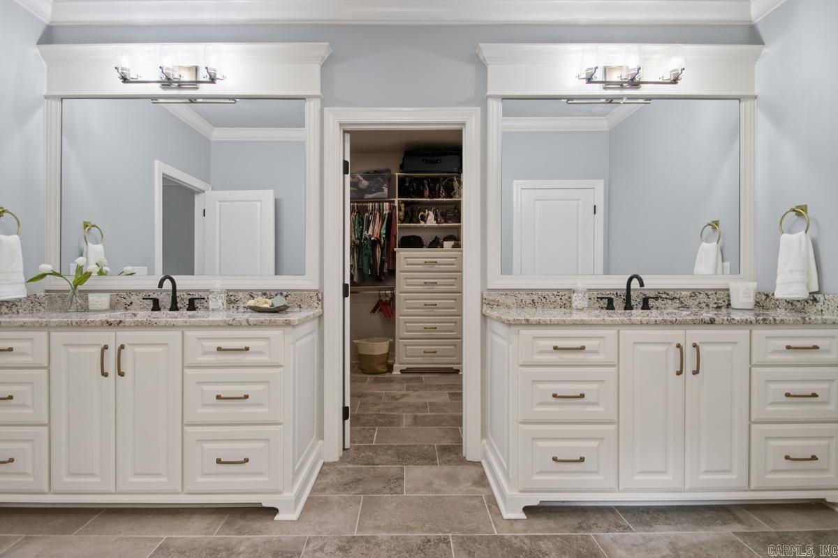 CHENAL VALLEY EPERNAY PLACE - Residential