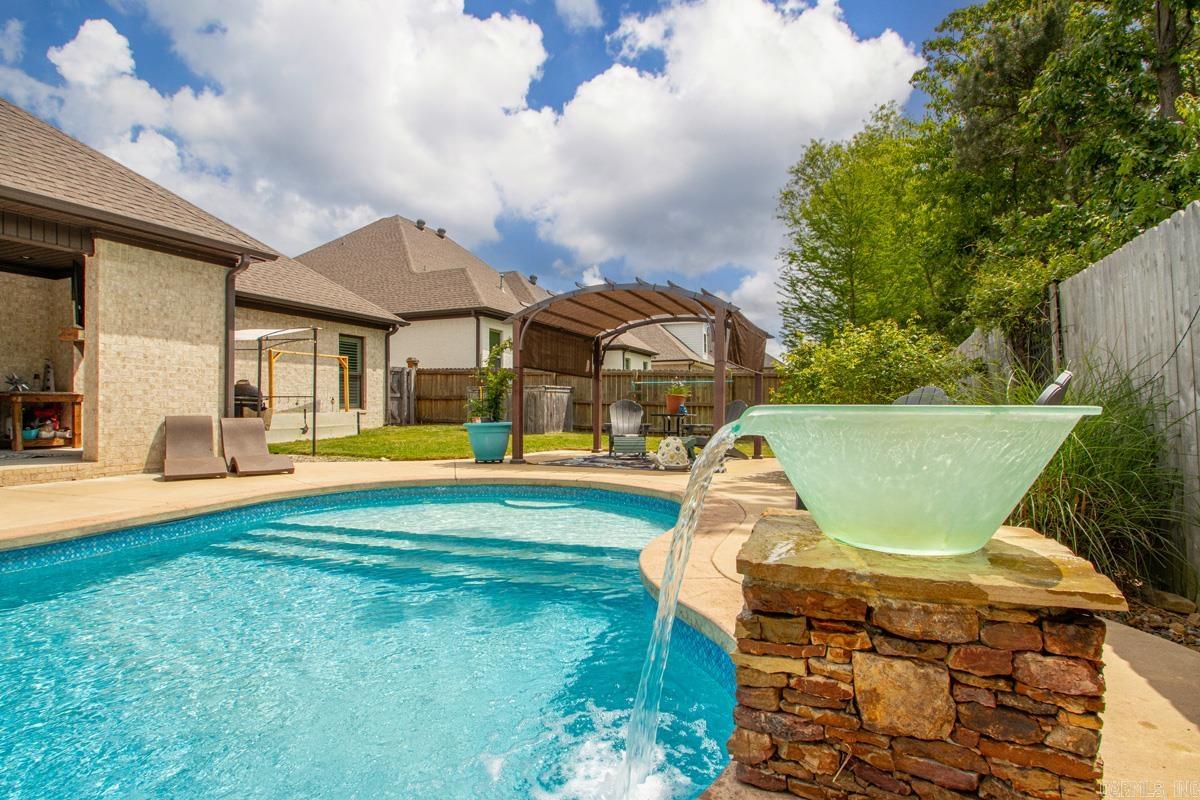 CHENAL VALLEY EPERNAY PLACE - Residential