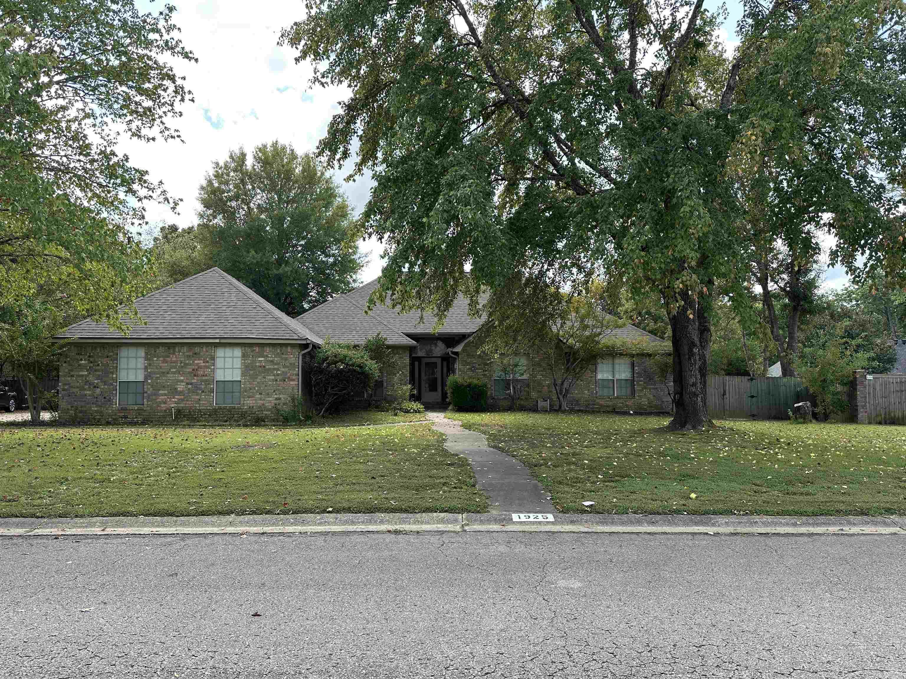 WOODLAND SPRINGS - Residential