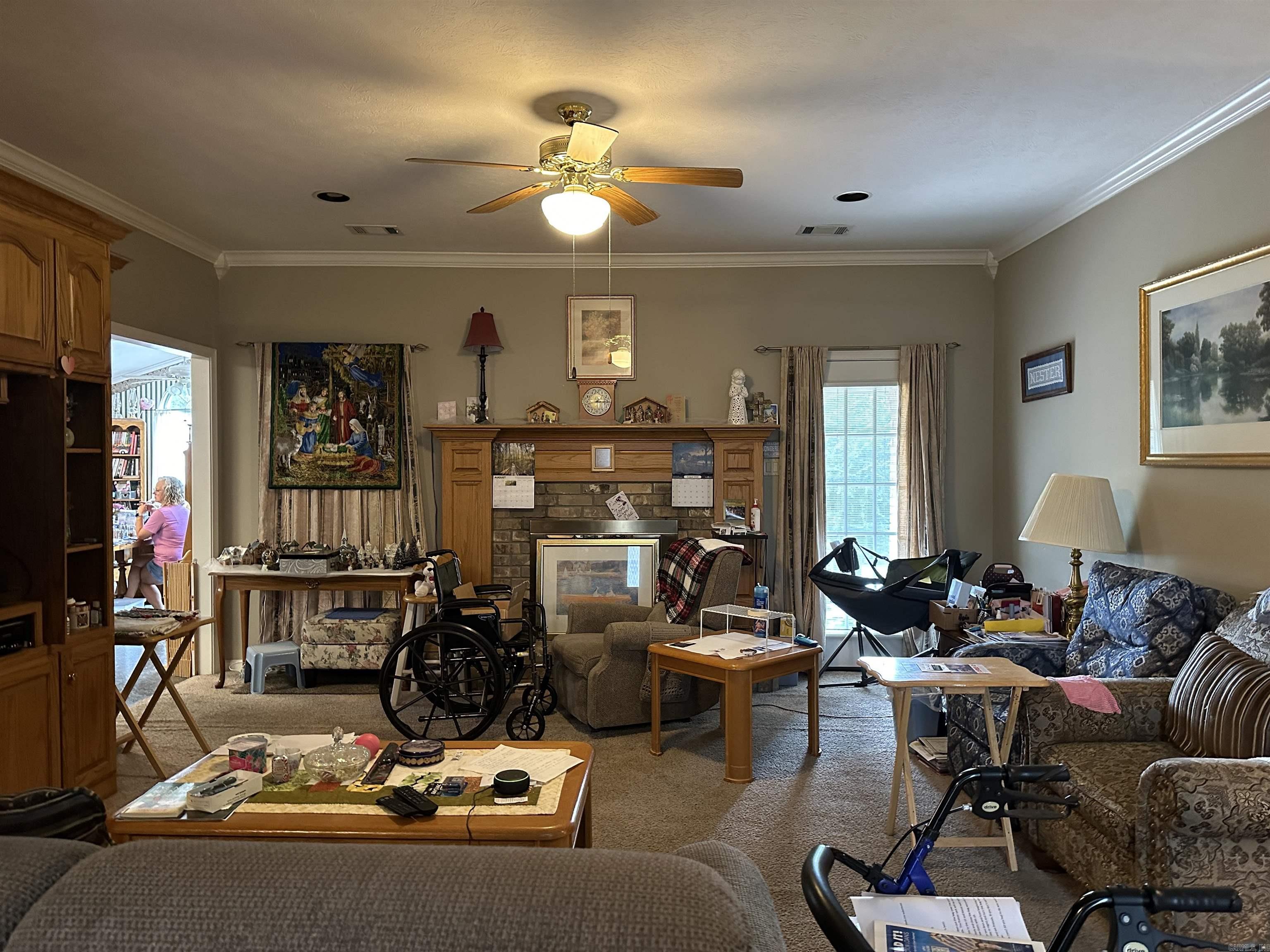 WOODLAND SPRINGS - Residential