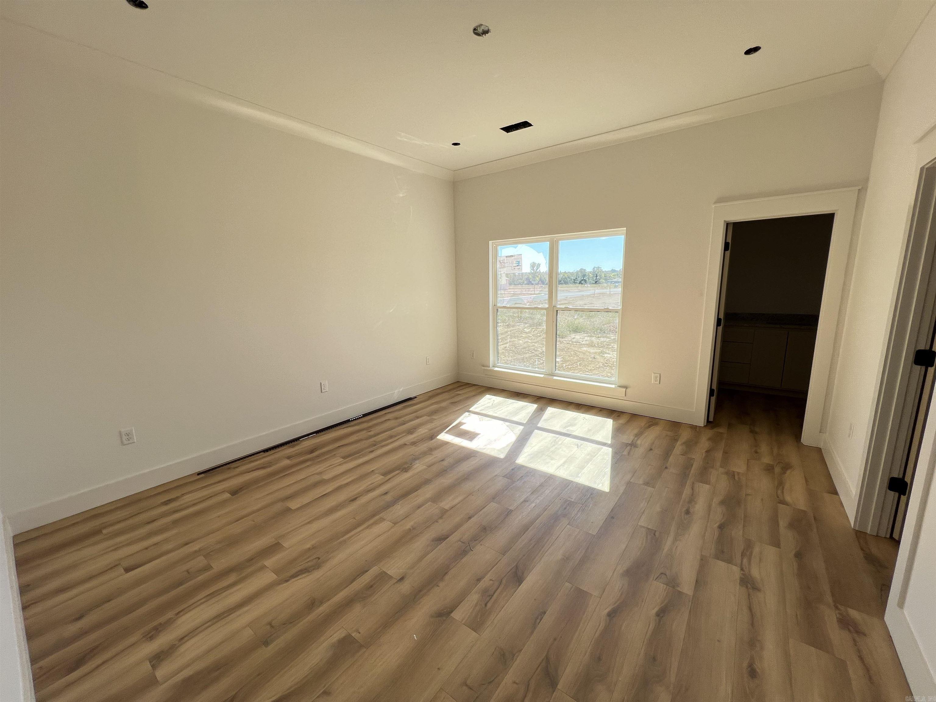 EAST MEADOW - Residential