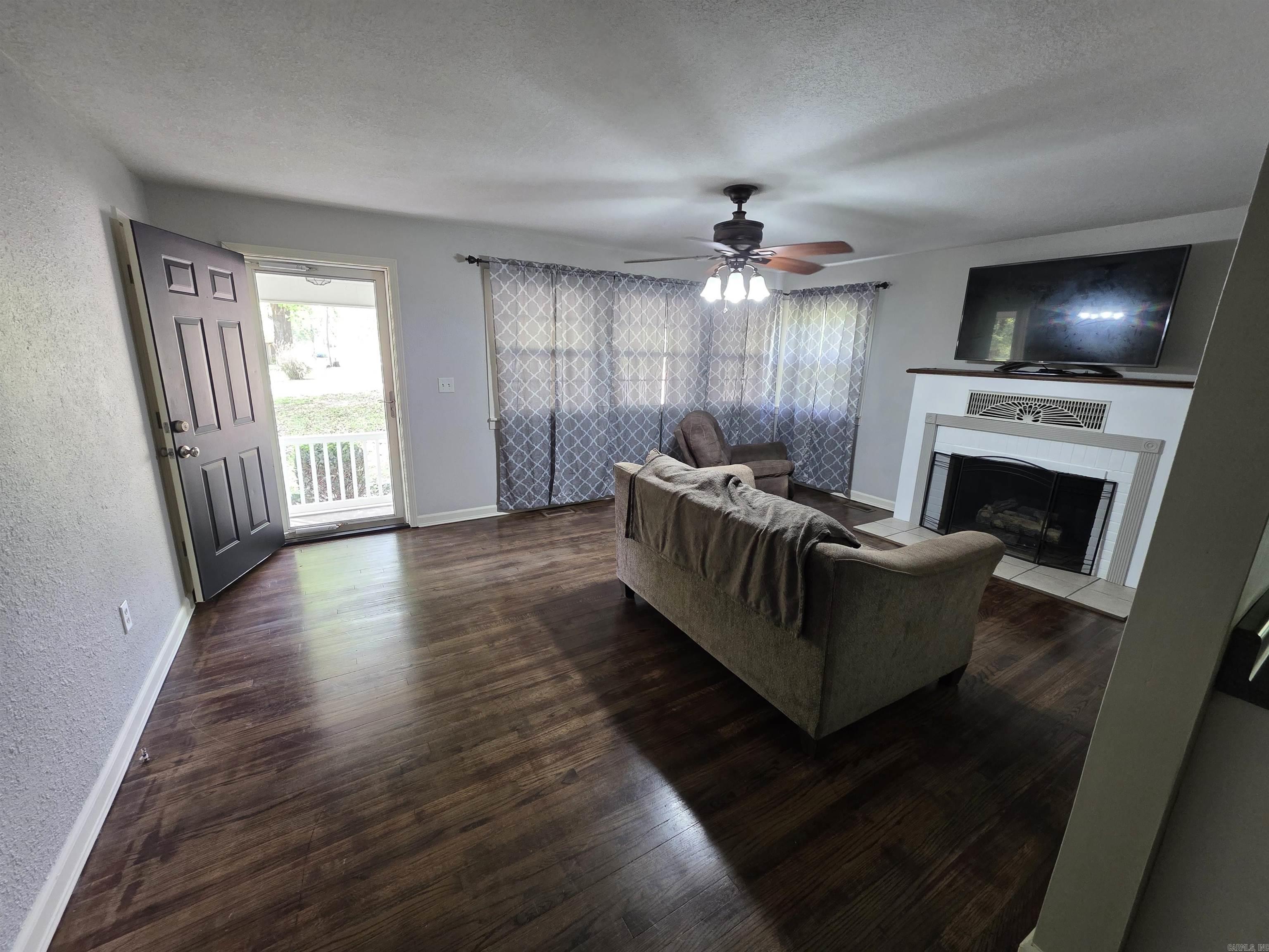 M&B PIGGOTT 2-20-8 - Residential