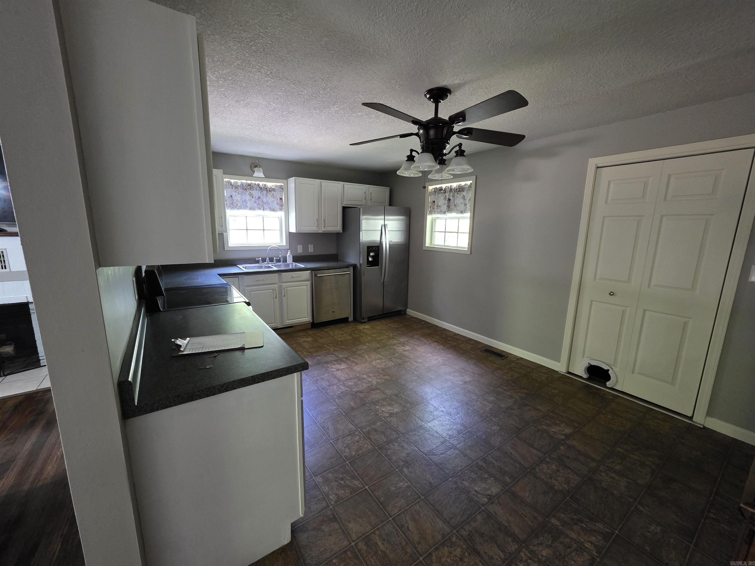 M&B PIGGOTT 2-20-8 - Residential