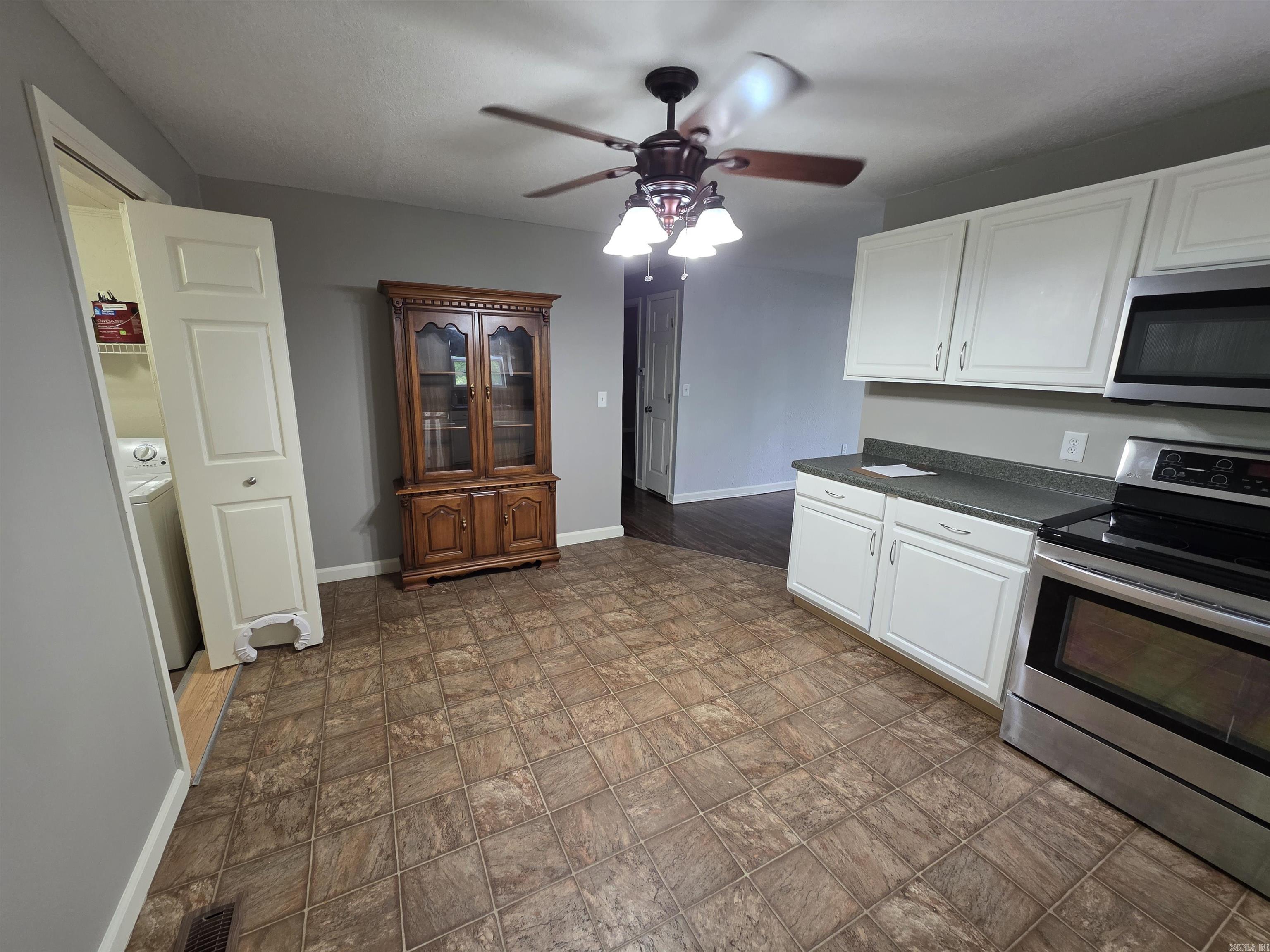 M&B PIGGOTT 2-20-8 - Residential