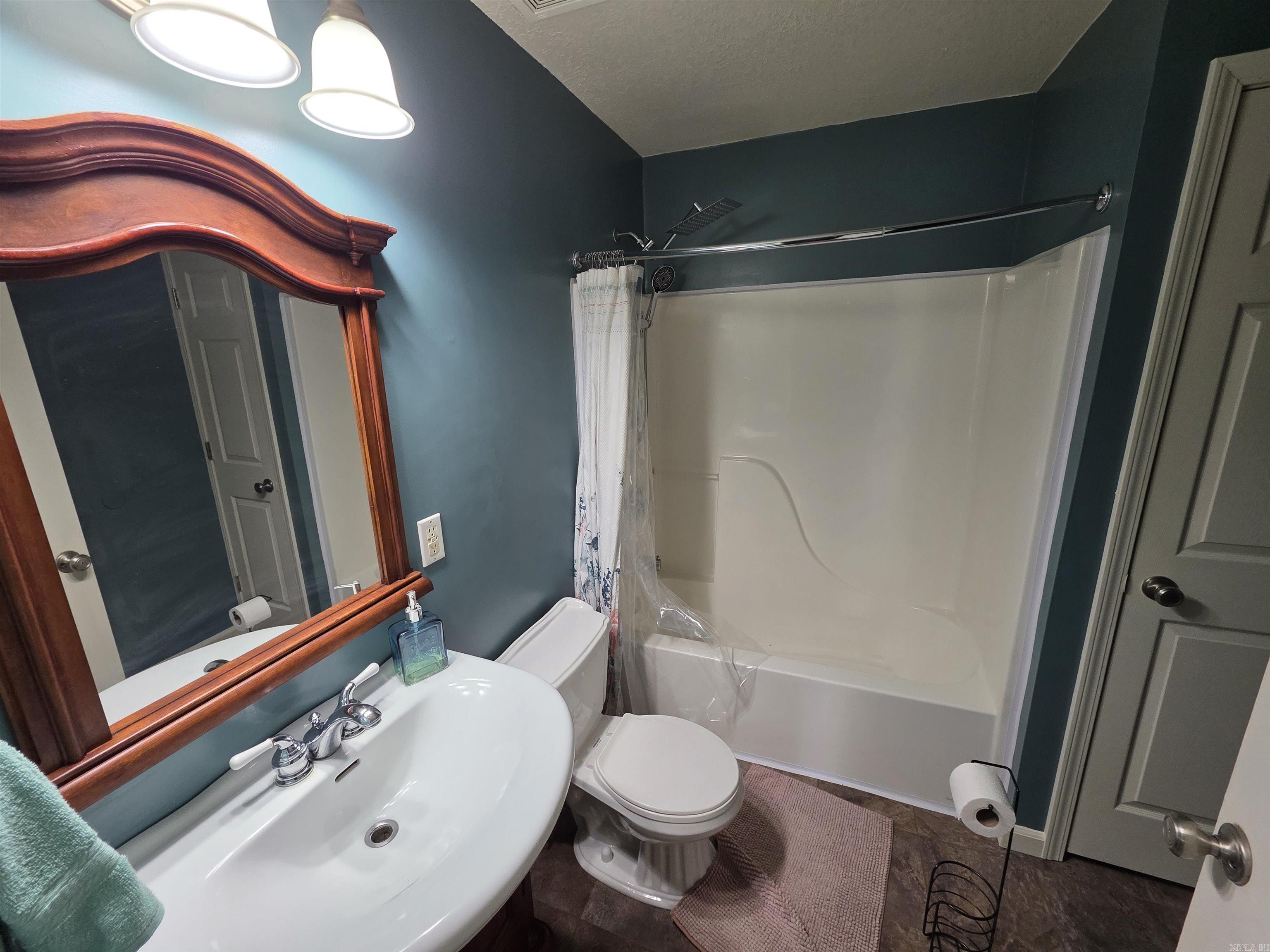 M&B PIGGOTT 2-20-8 - Residential