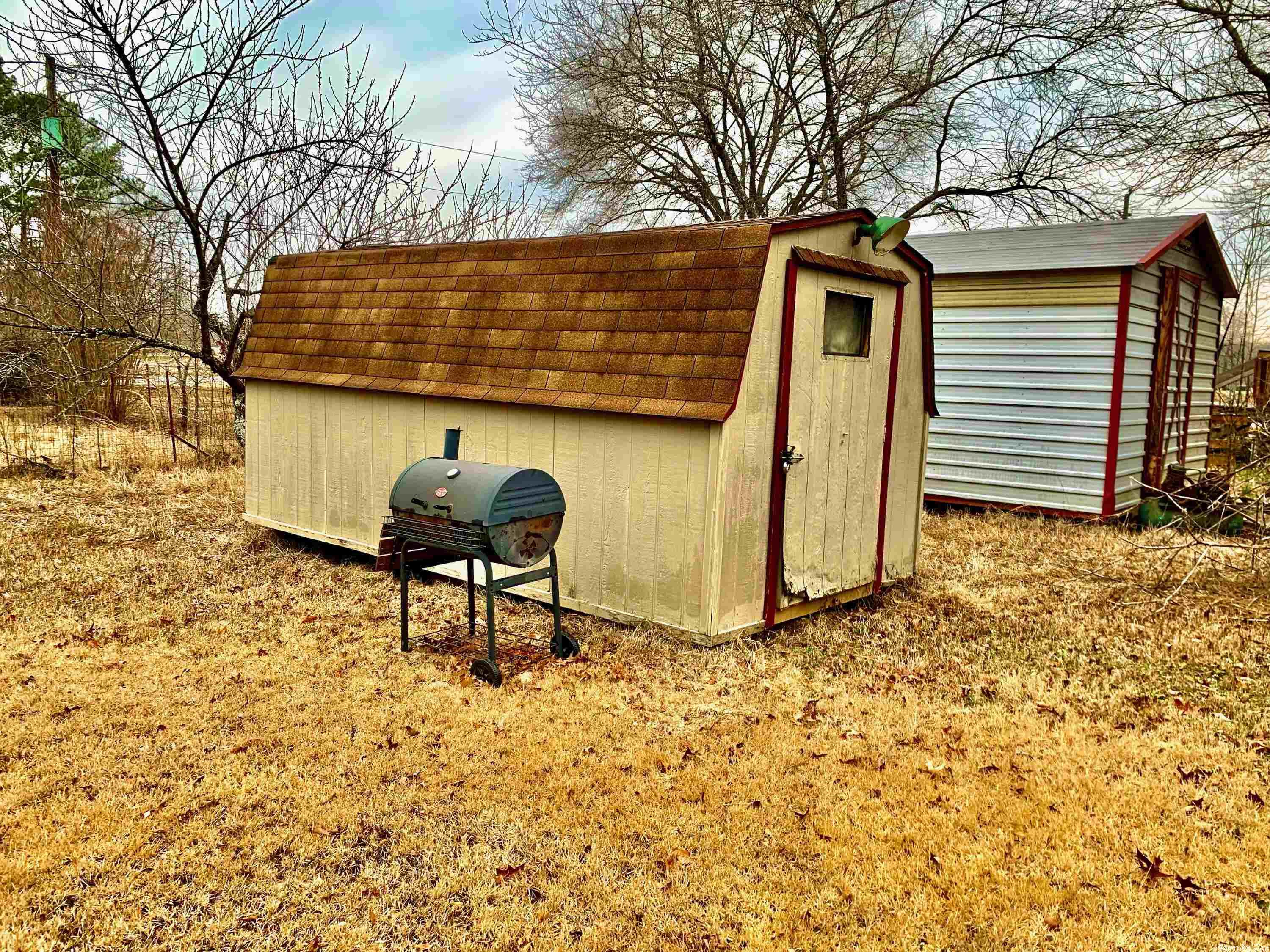 RIVER OAKS - Residential