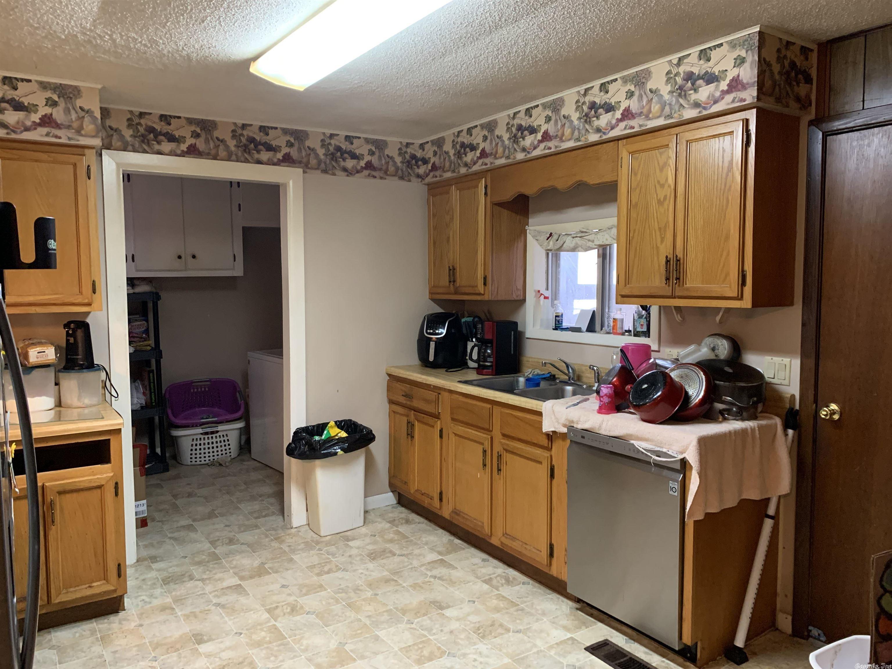 RIVER OAKS - Residential