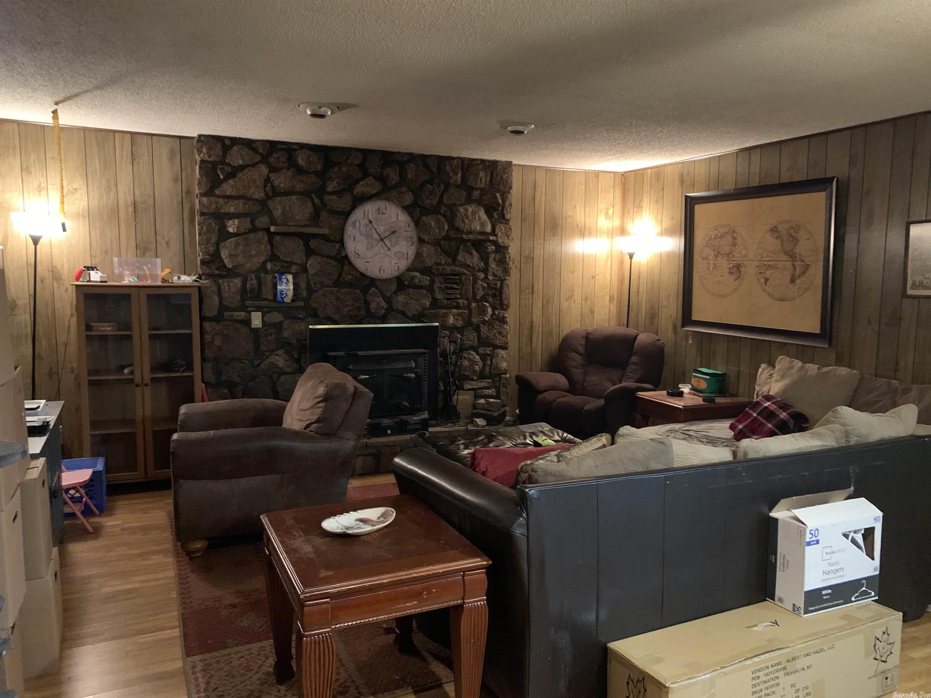 RIVER OAKS - Residential