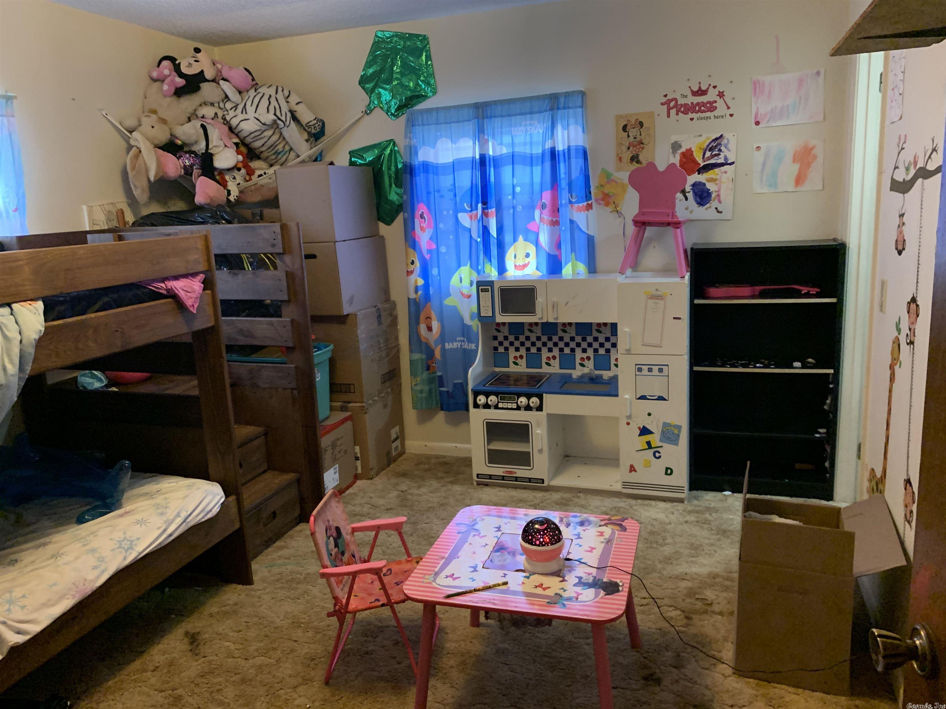 RIVER OAKS - Residential