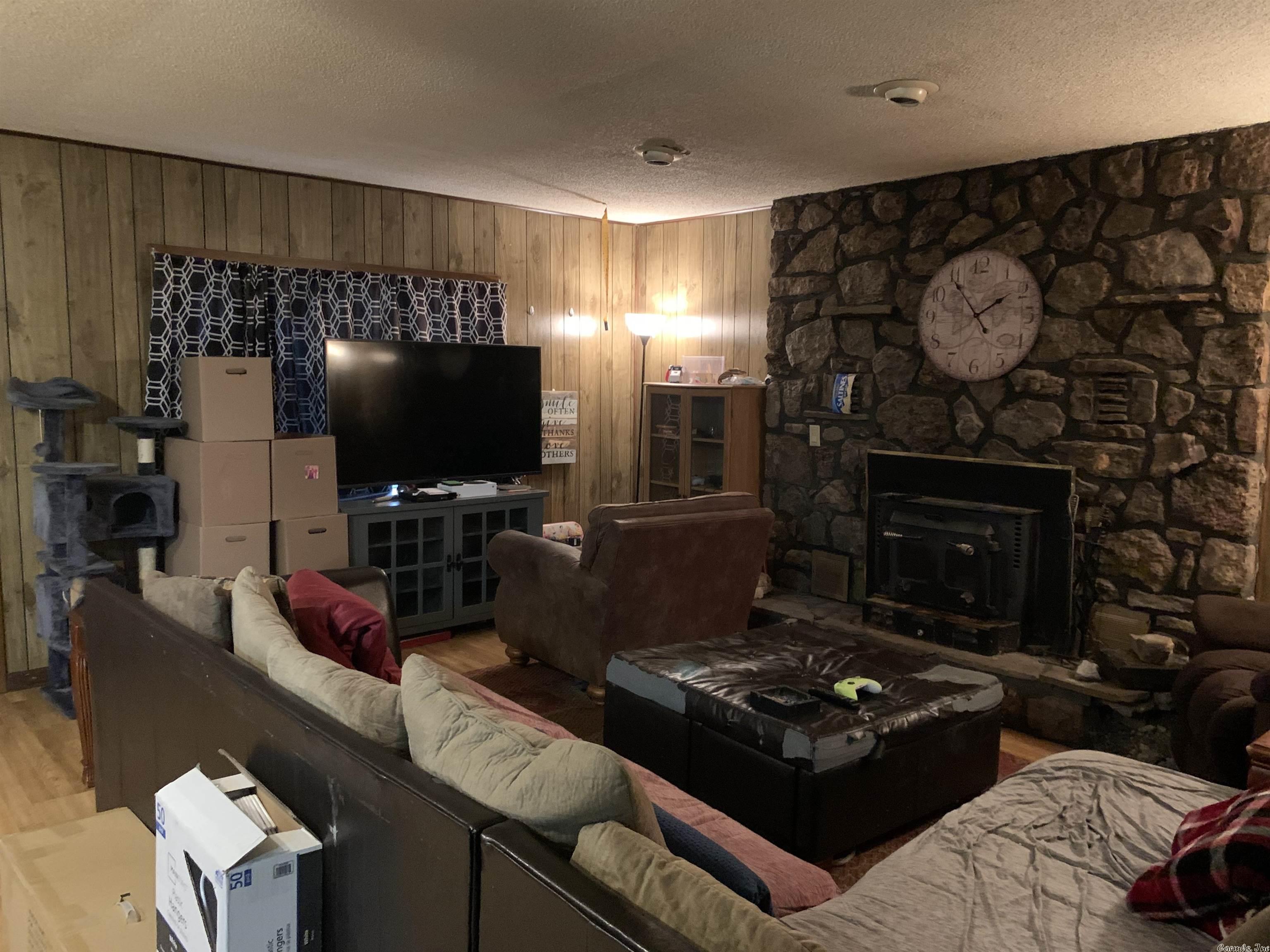 RIVER OAKS - Residential