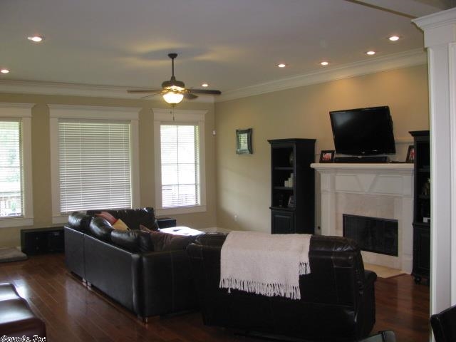 WATERS EDGE - Residential