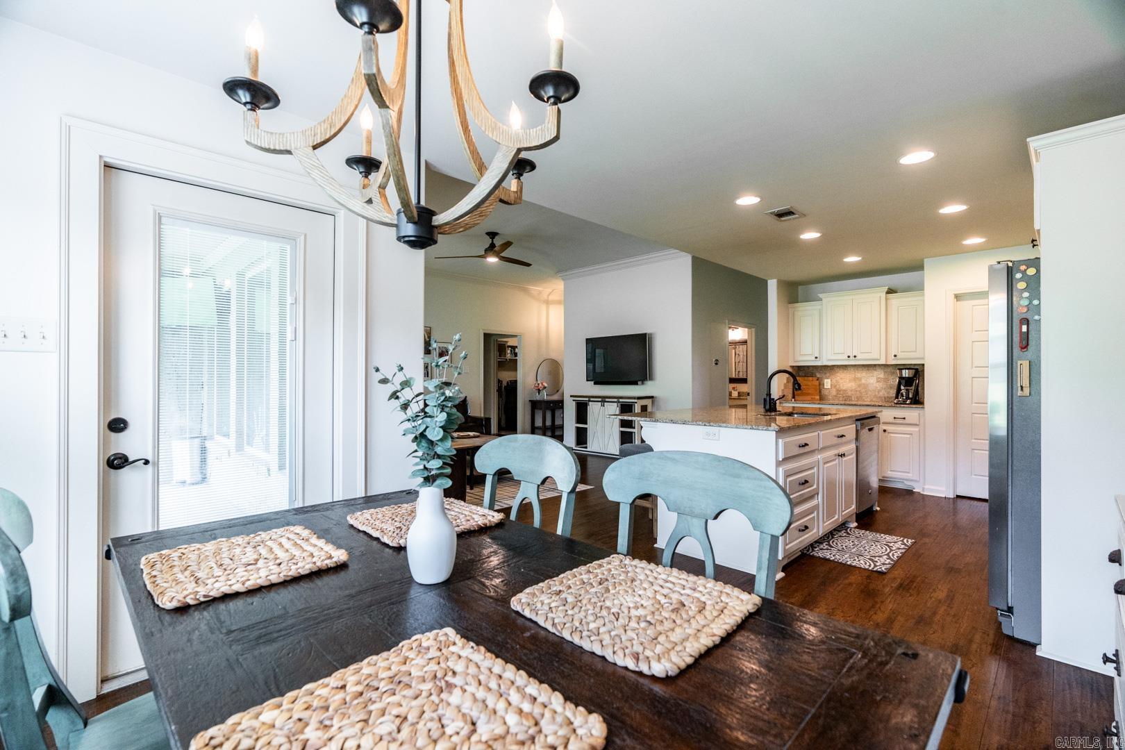 CYPRESS VALLEY - Residential