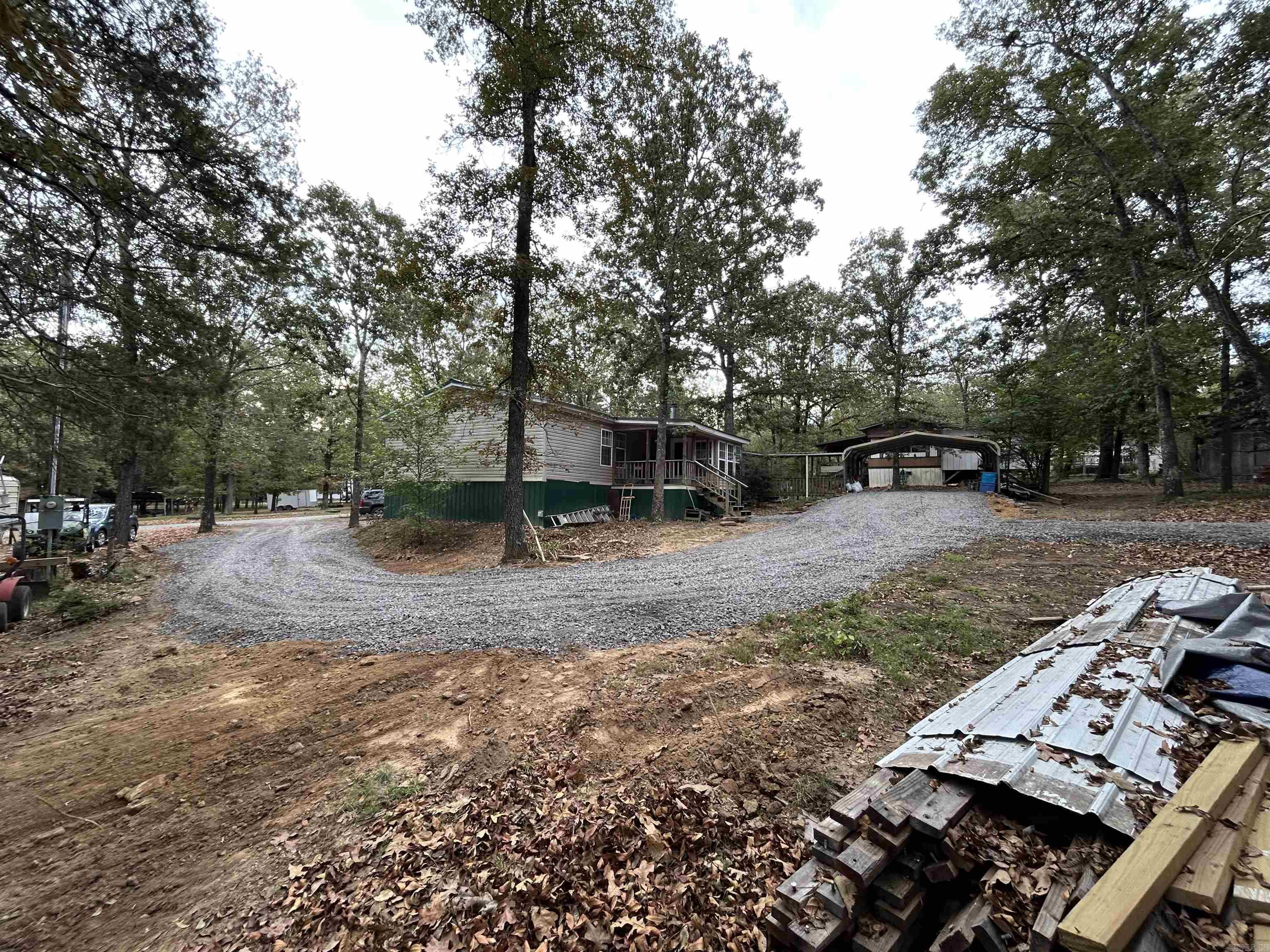 Pine Oaks Villa - Residential