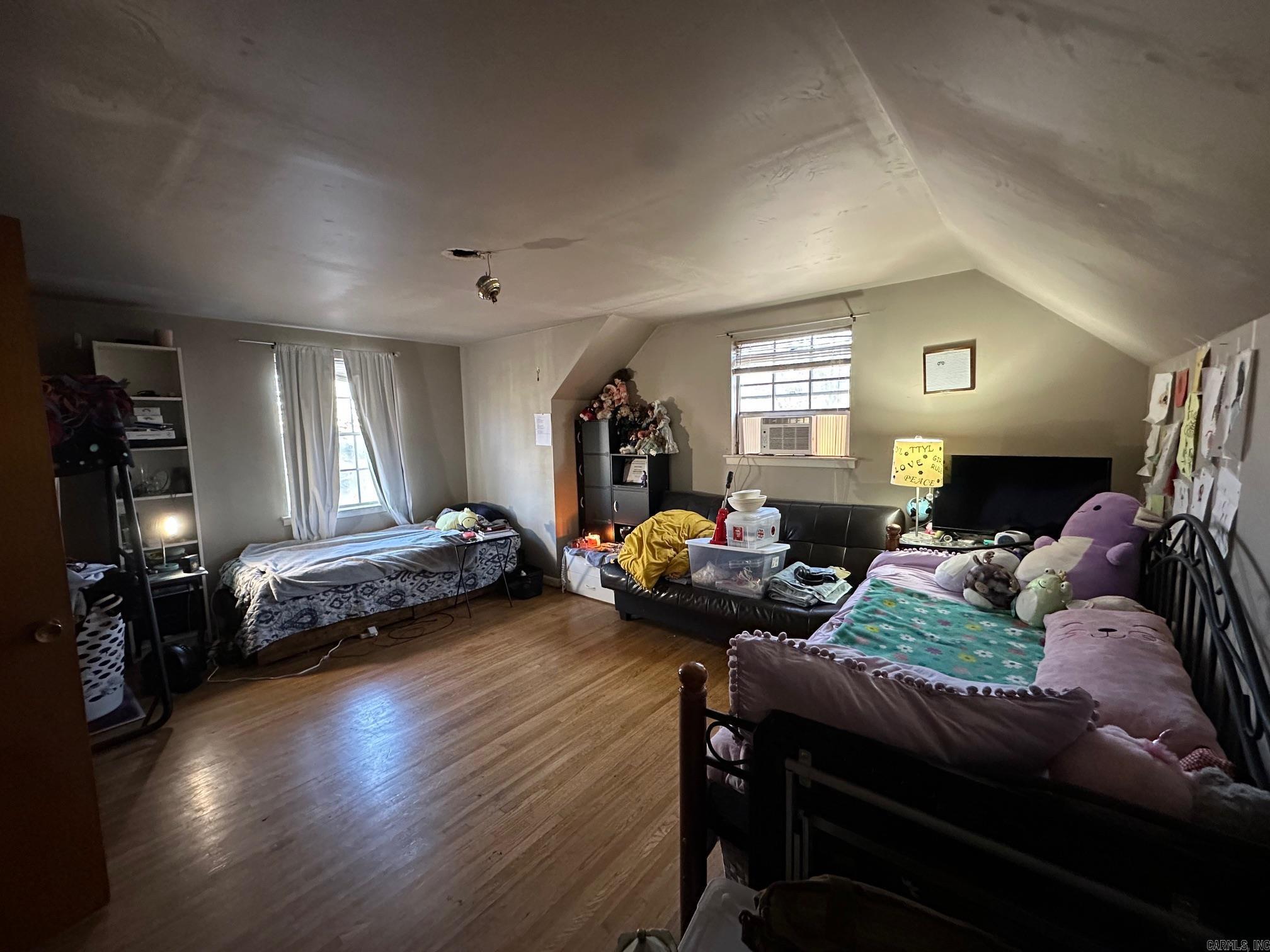 INDIAN HILLS - Residential