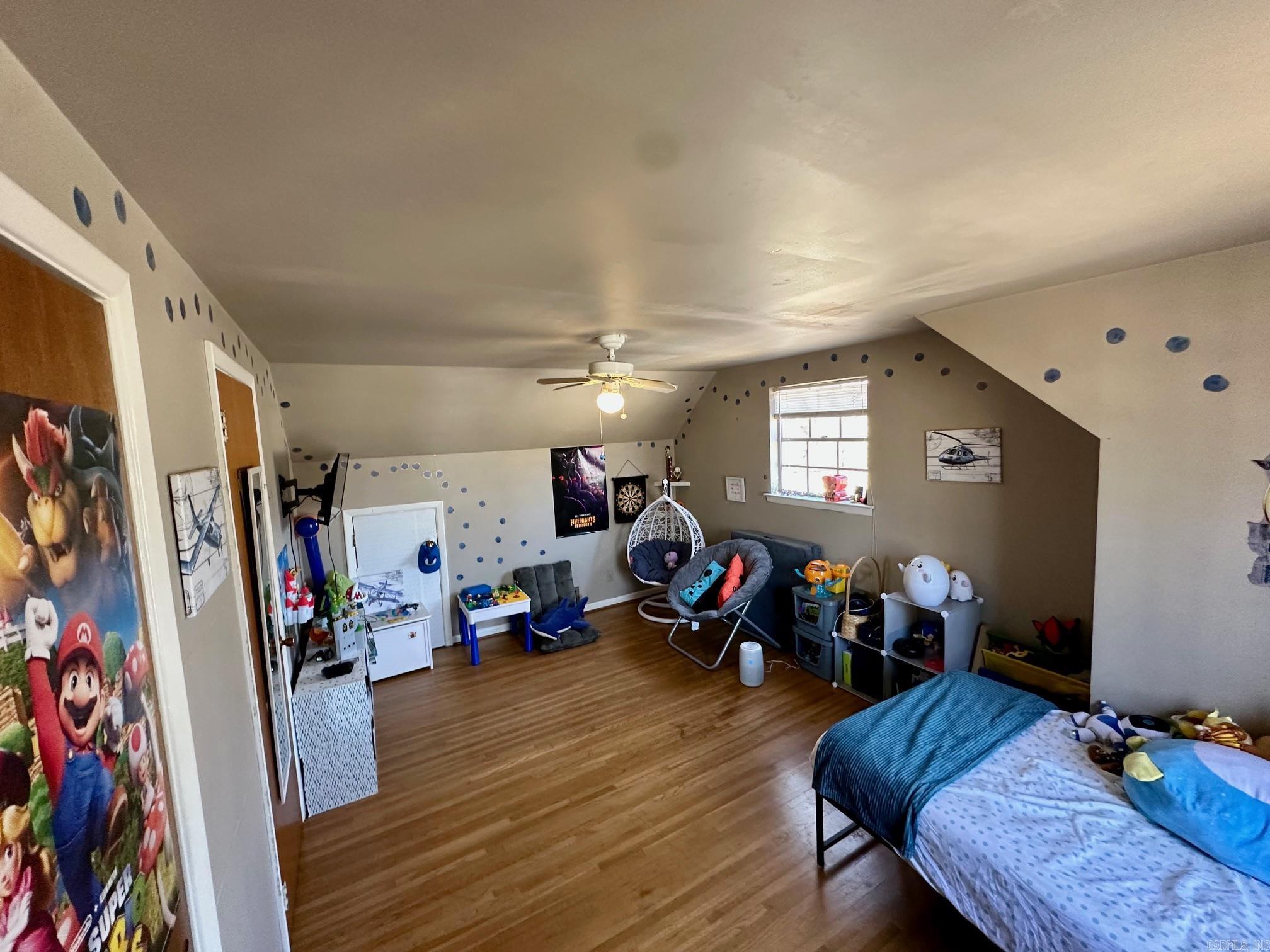 INDIAN HILLS - Residential