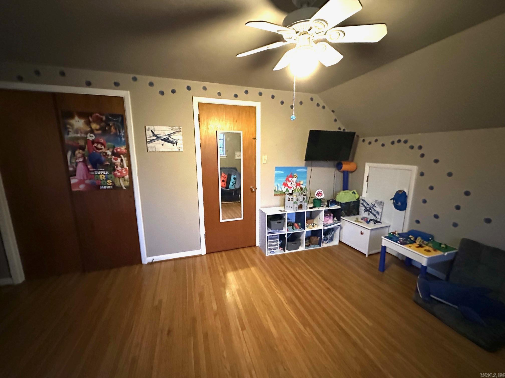 INDIAN HILLS - Residential