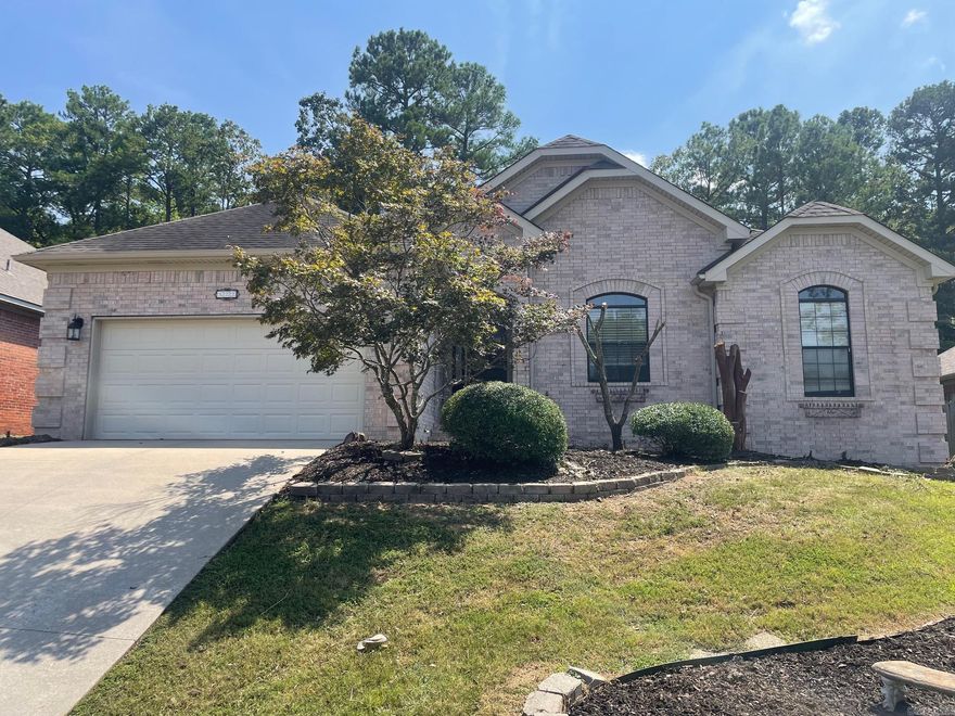 All brick, one level in Maumelle's Country Club of Arkansas.  High ceilings and elegant deep crown molding. Beautiful gas log fireplace in great room. Spacious separate master suite with double walk-in closets. Fresh interior paint. Patio and fenced back yard.