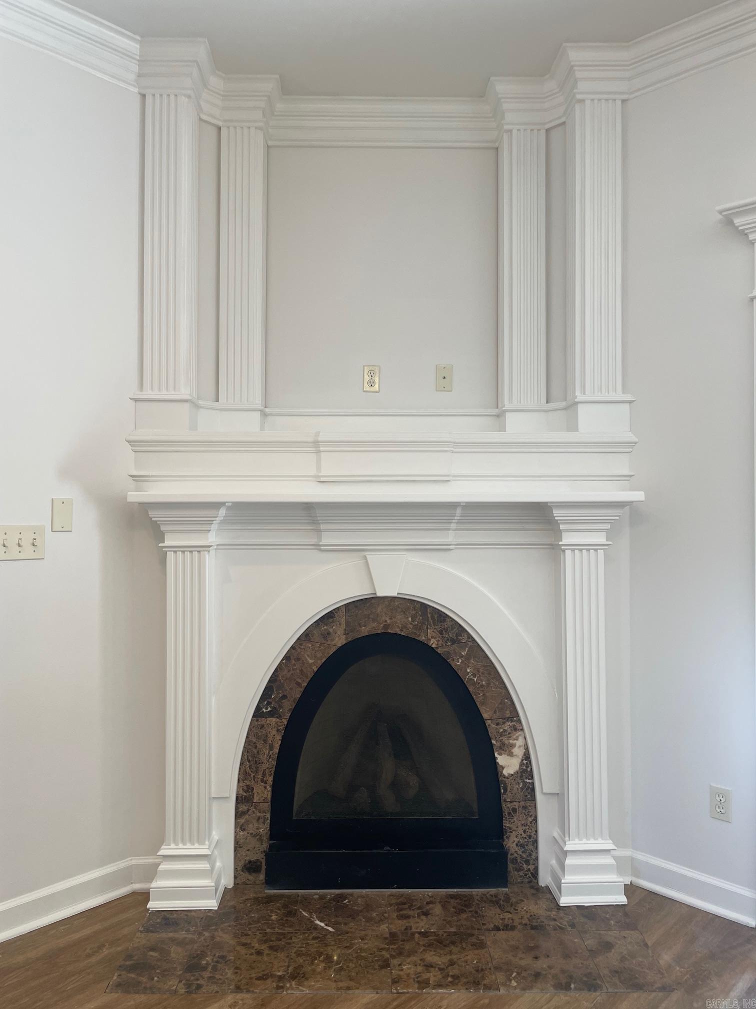 COUNTRY CLUB OF ARK THE - Residential