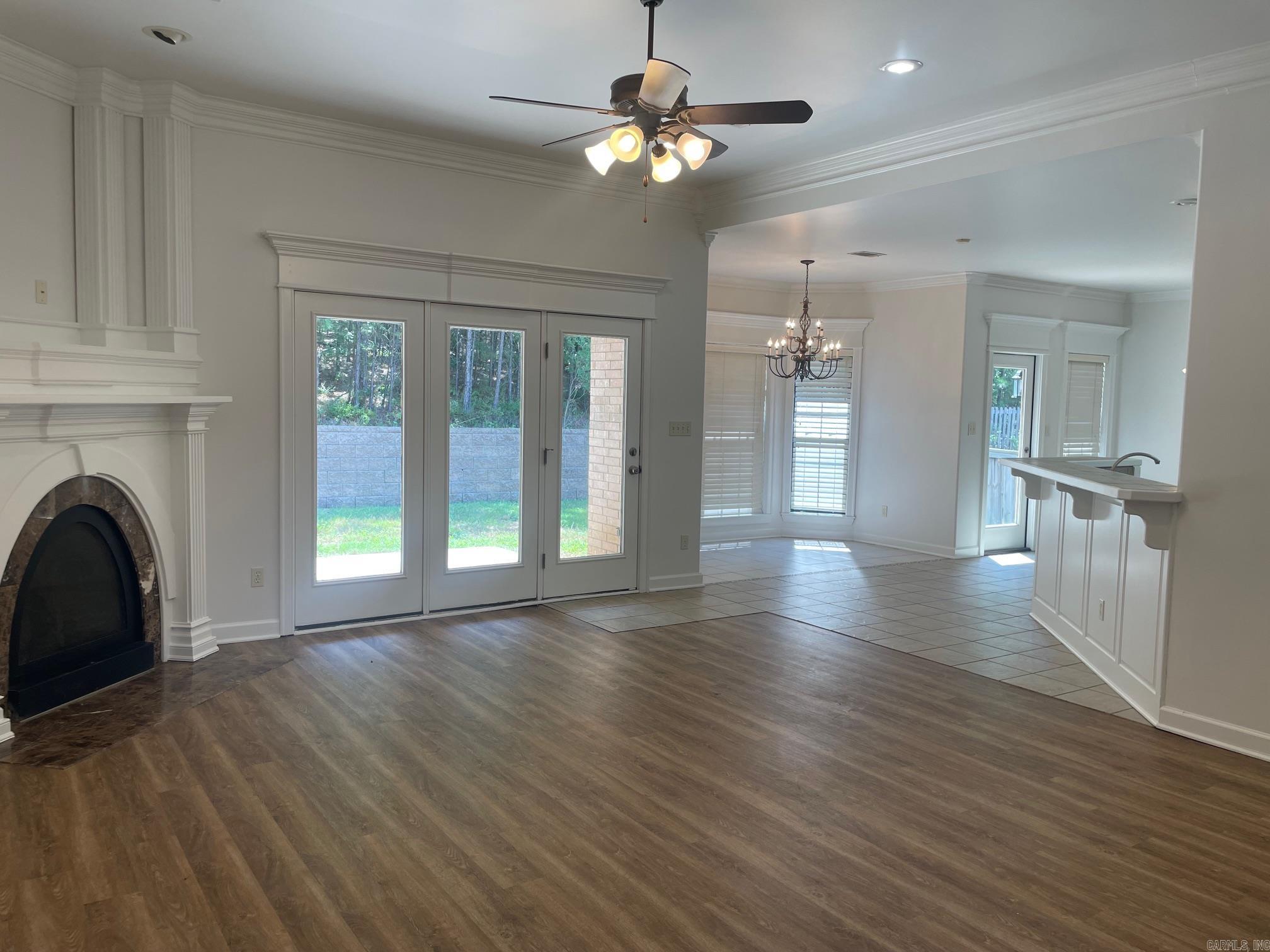 COUNTRY CLUB OF ARK THE - Residential