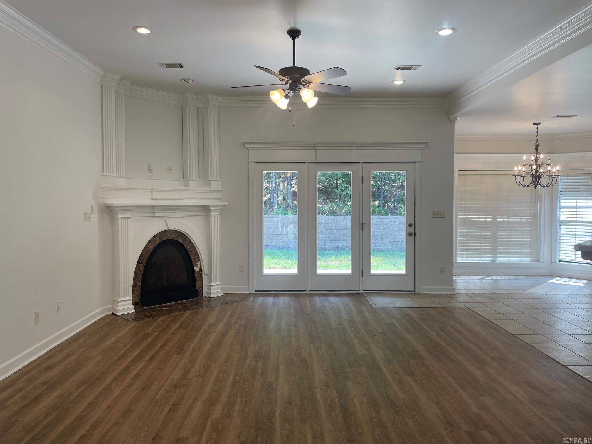 COUNTRY CLUB OF ARK THE - Residential