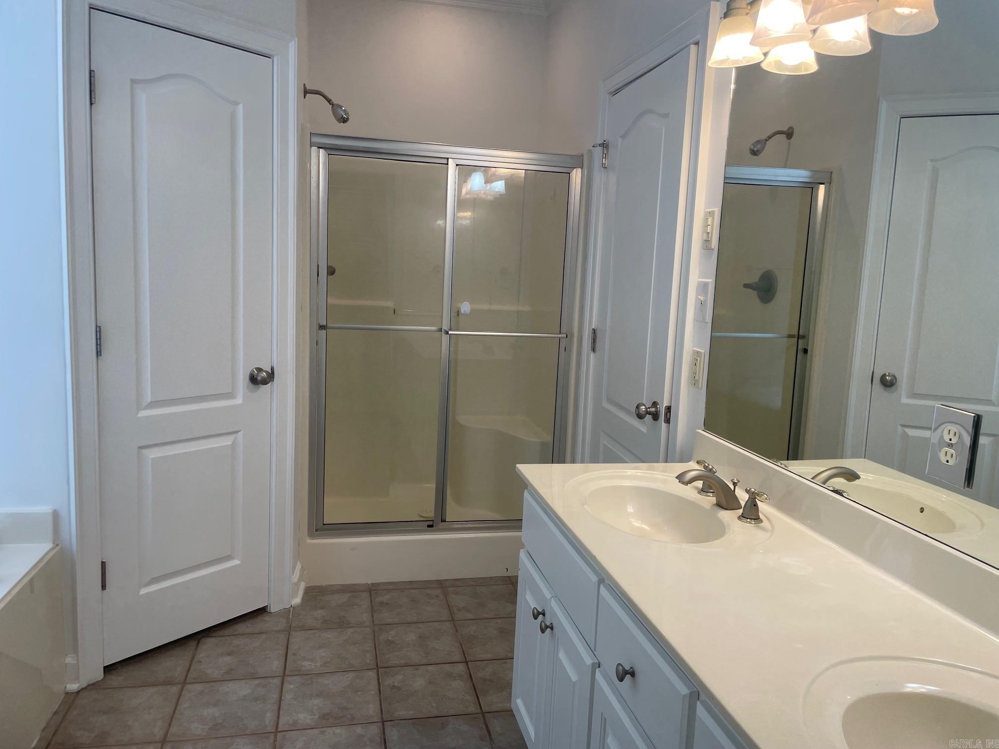 COUNTRY CLUB OF ARK THE - Residential