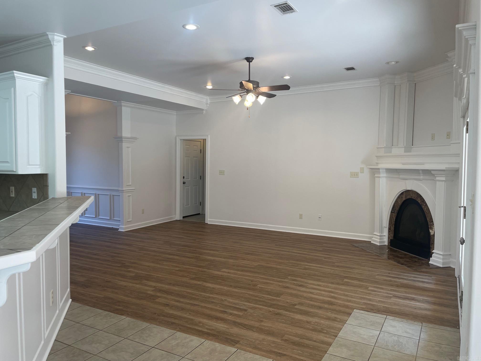 COUNTRY CLUB OF ARK THE - Residential