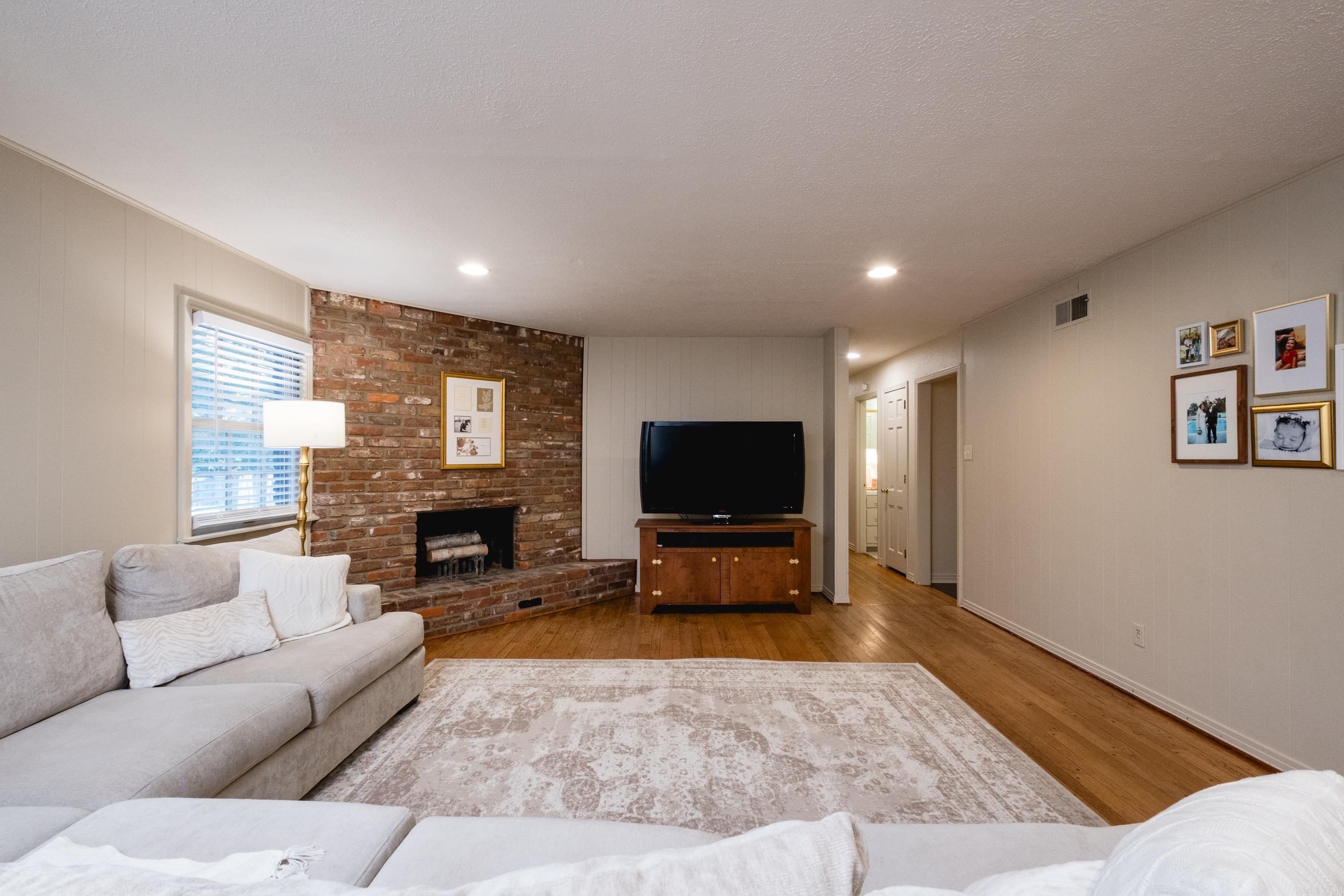 BRIARWOOD - Residential