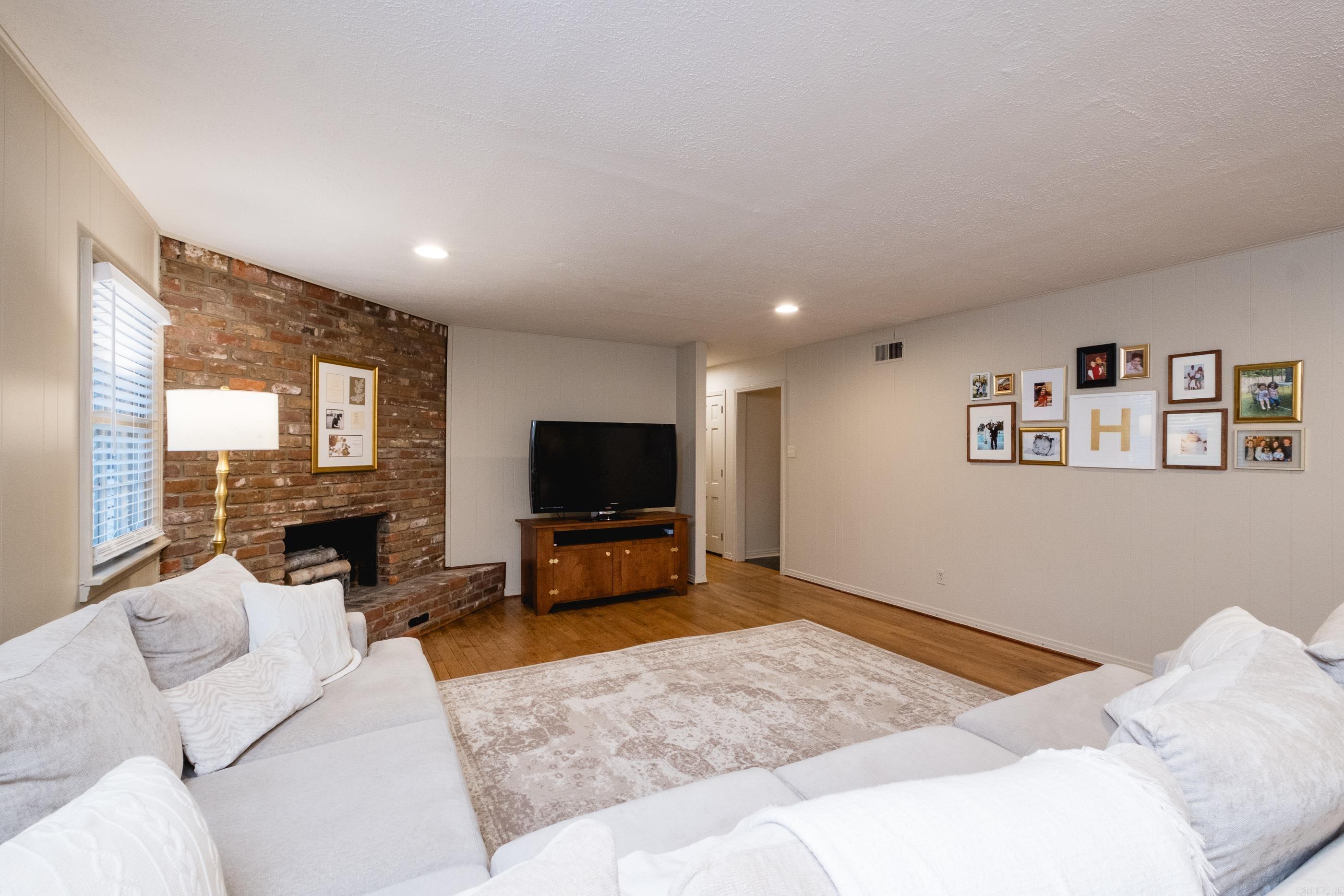 BRIARWOOD - Residential