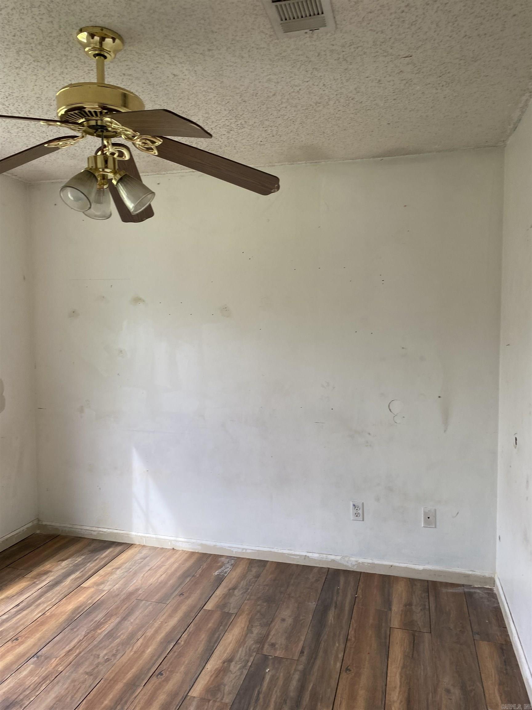 SPRING VALLEY - Residential