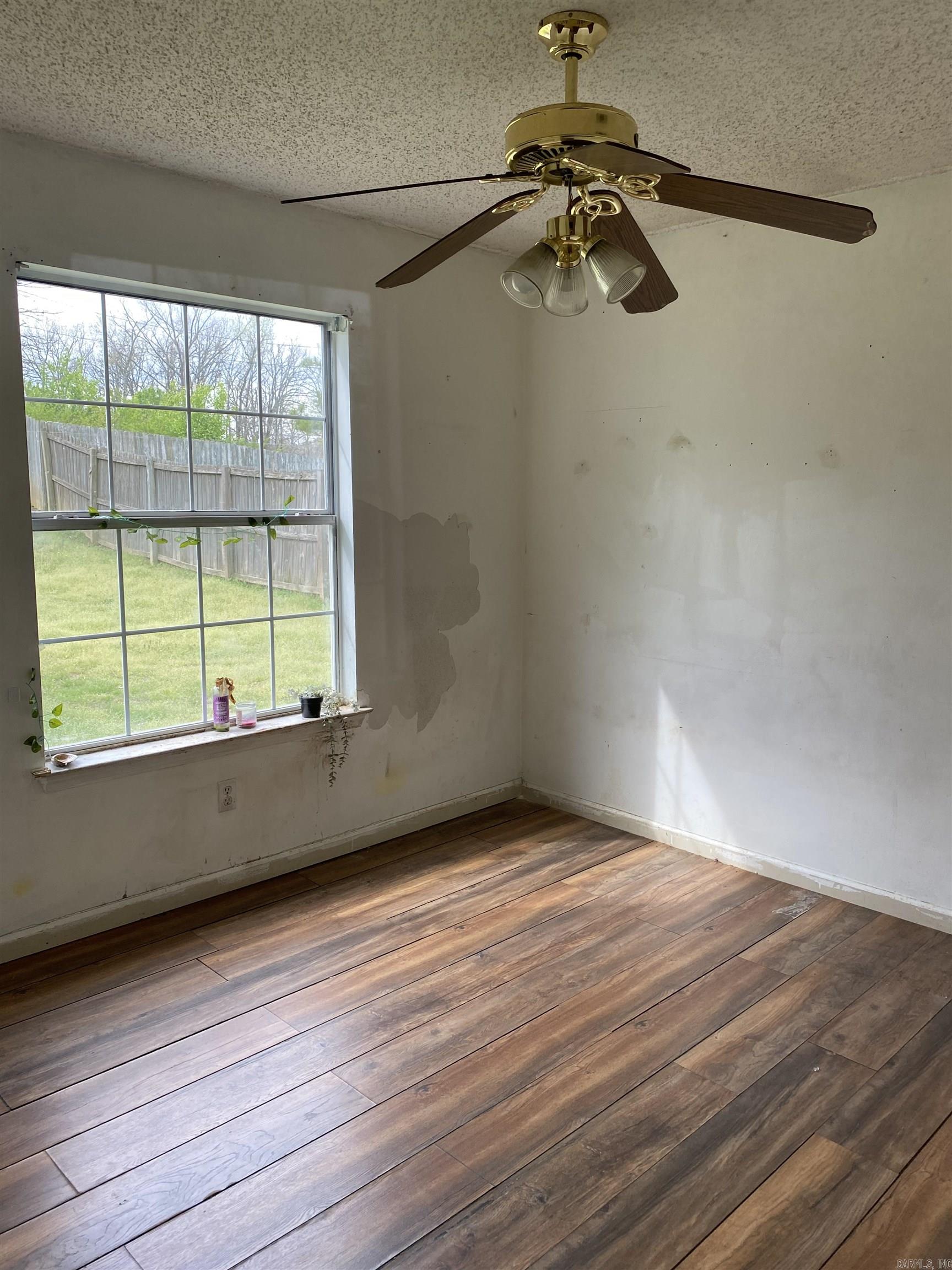 SPRING VALLEY - Residential