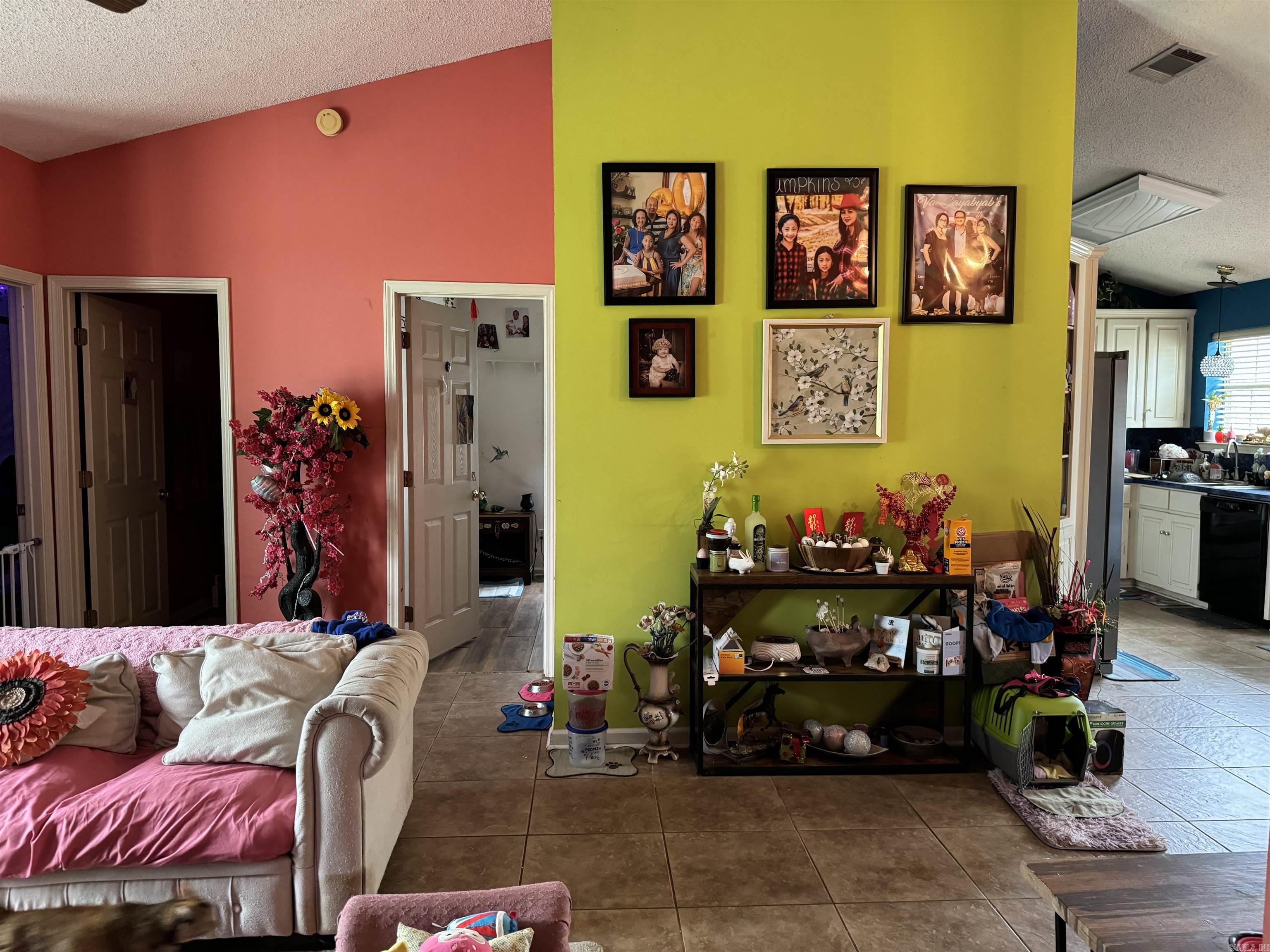 SPRING VALLEY - Residential