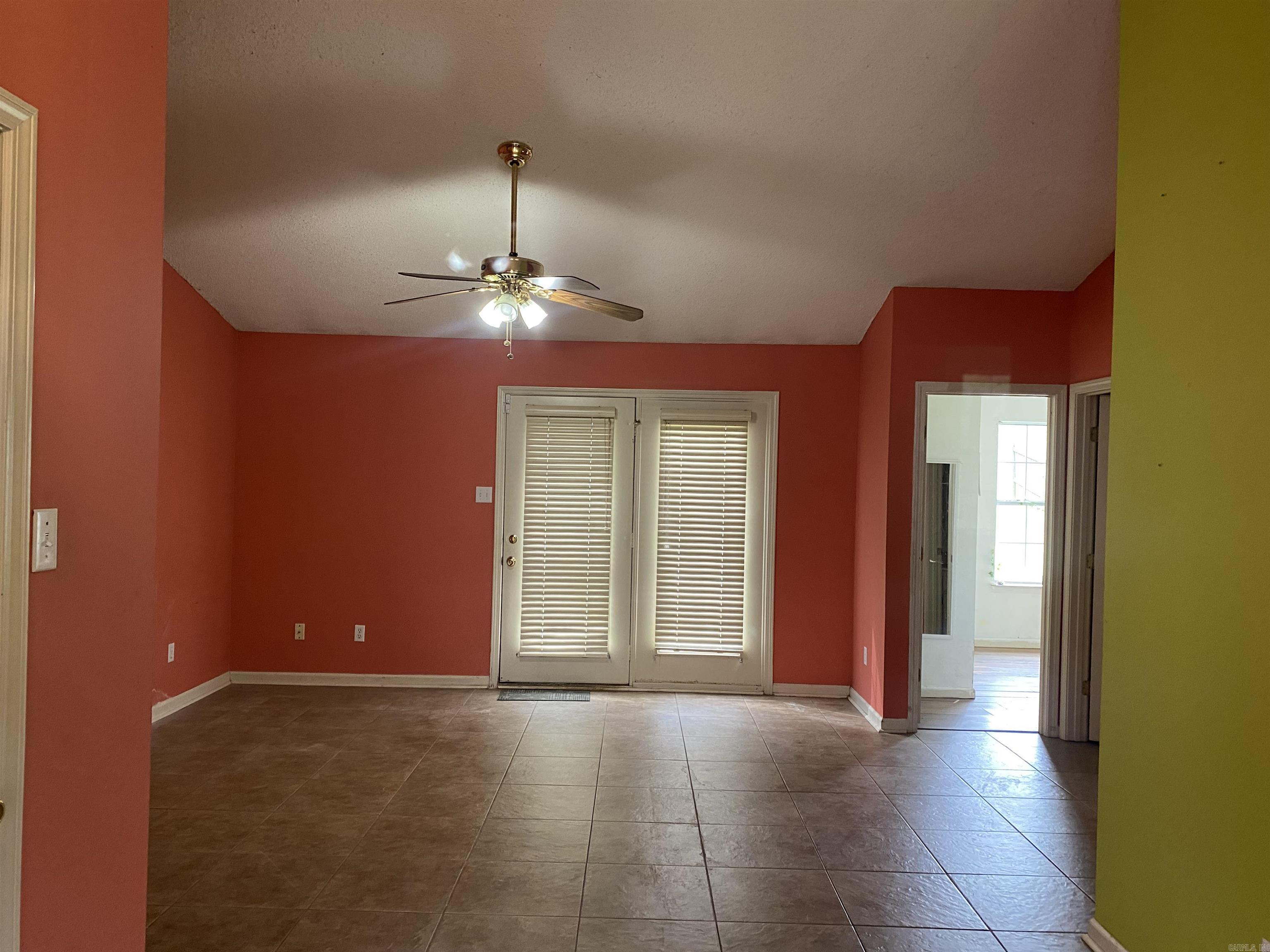 SPRING VALLEY - Residential