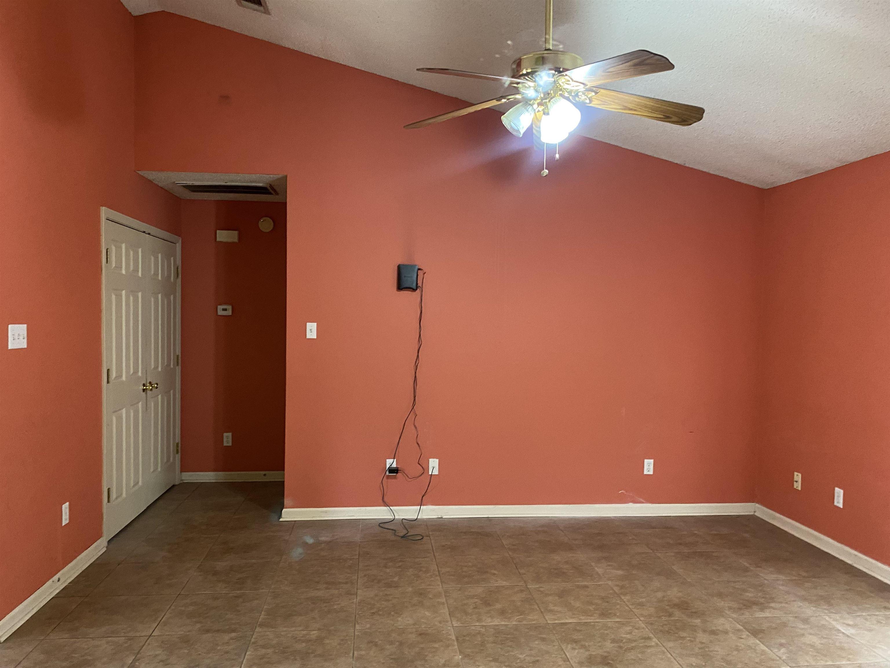 SPRING VALLEY - Residential