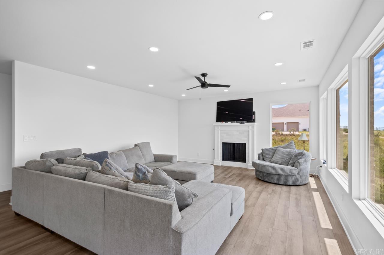 LAKEVIEW WEST - Residential