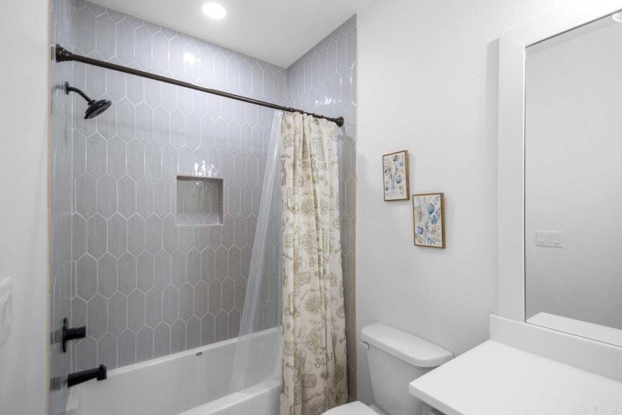 LAKEVIEW WEST - Residential