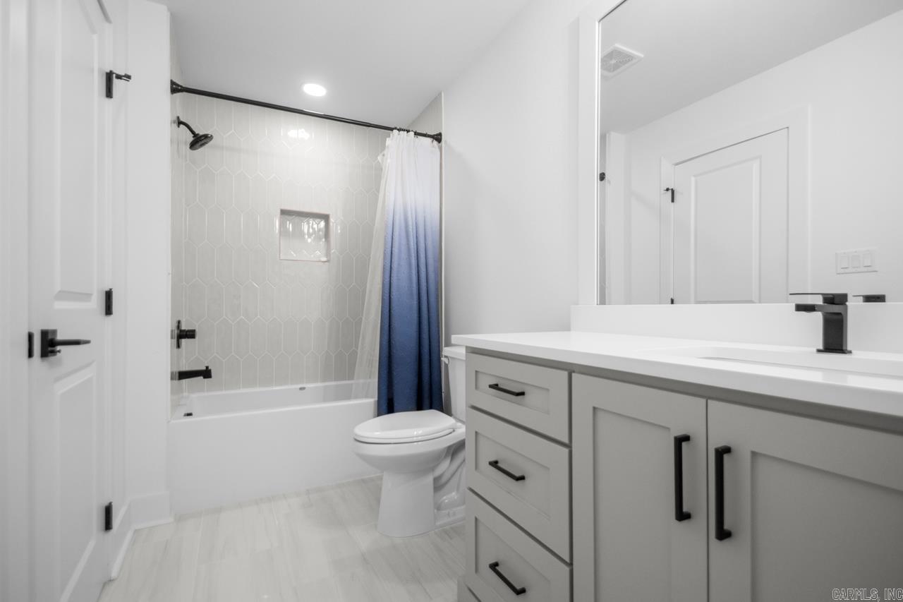 LAKEVIEW WEST - Residential