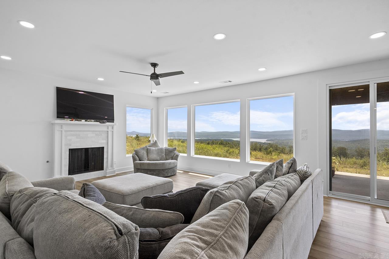 LAKEVIEW WEST - Residential