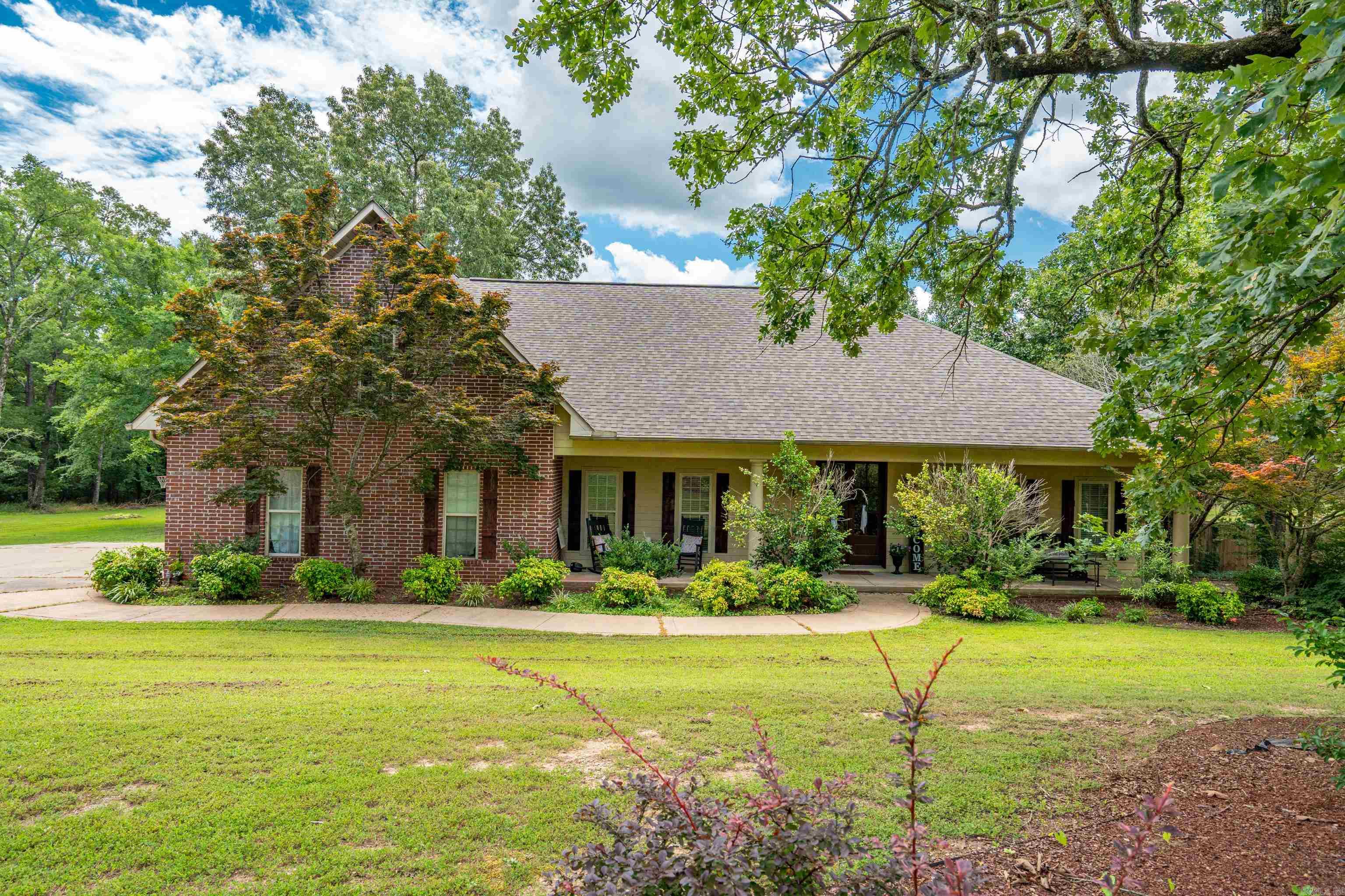 PARKWAY VILLAGE - Residential
