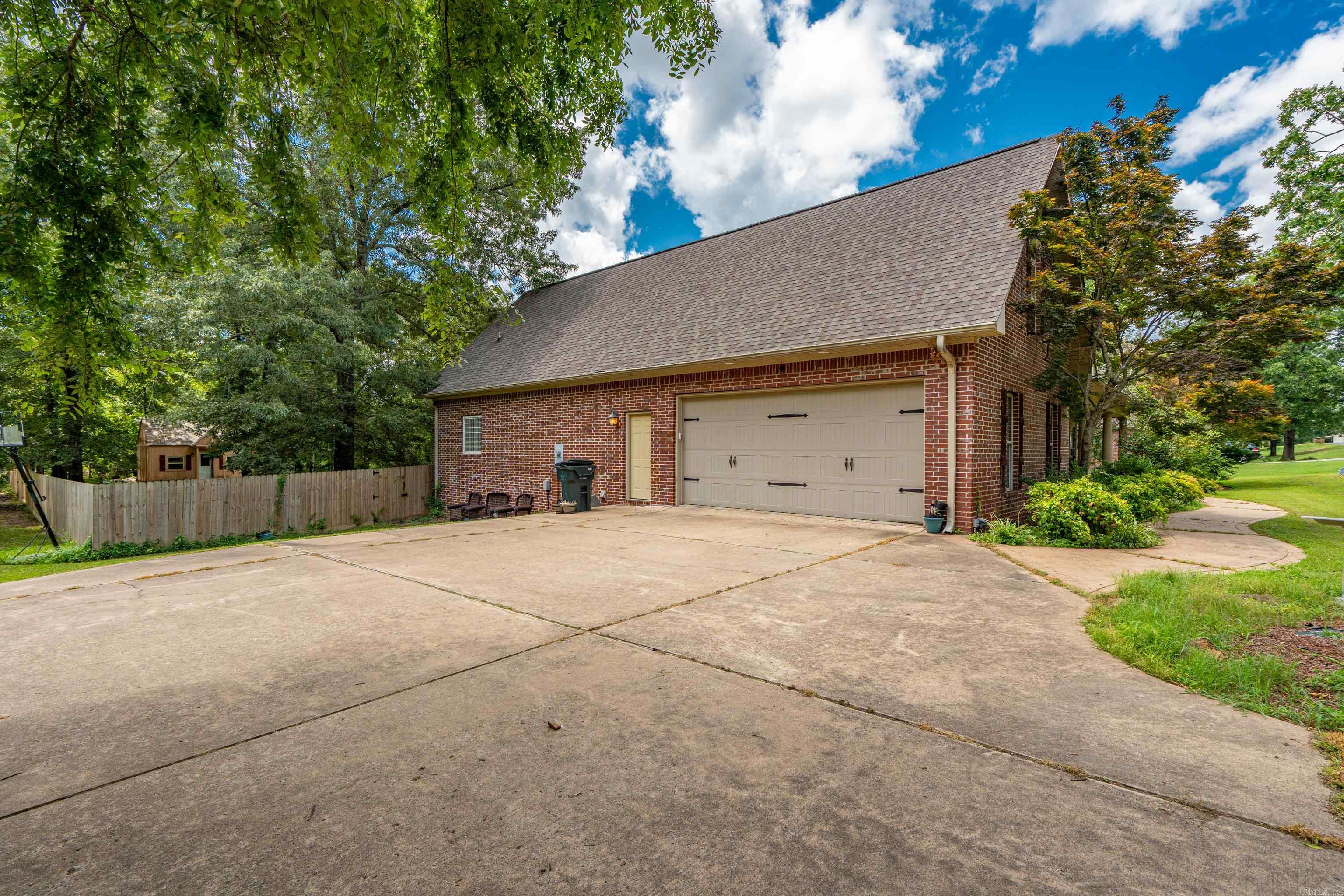 PARKWAY VILLAGE - Residential