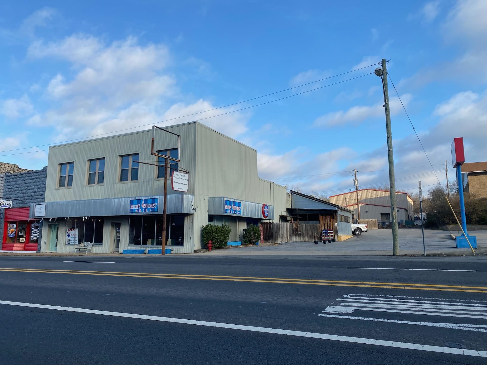 LOCATION, LOCATION, LOCATION! Wonderful investment opportunity on Main Street in the heart of Heber Springs. 8737 sq feet of charming space to fit all your needs, you could even live upstairs!!!!This property has so much to offer and could house any kind of business, retail store or restaurant!!!