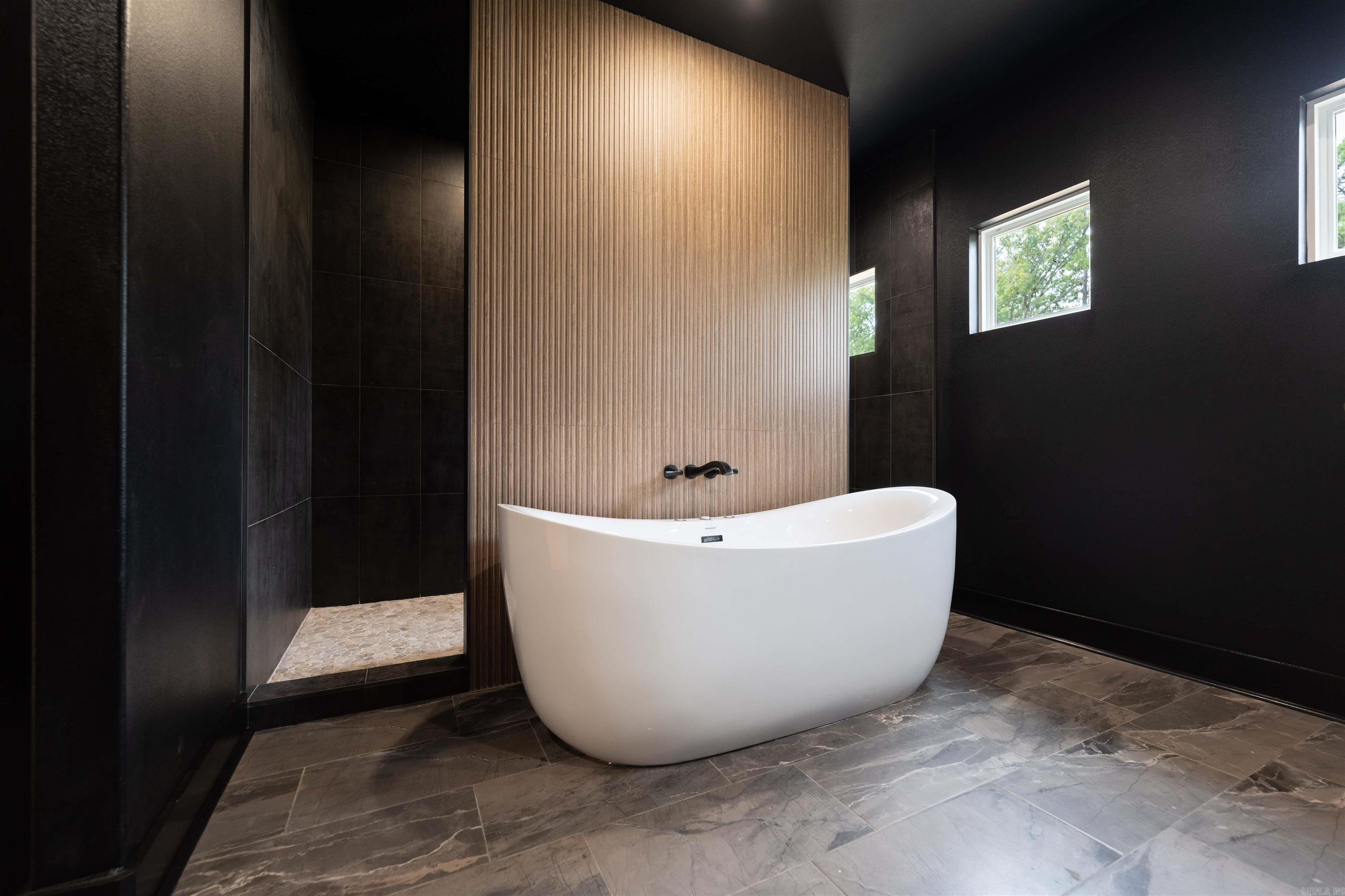 CHENAL VALLEY "FALSTONE COURT" - Residential