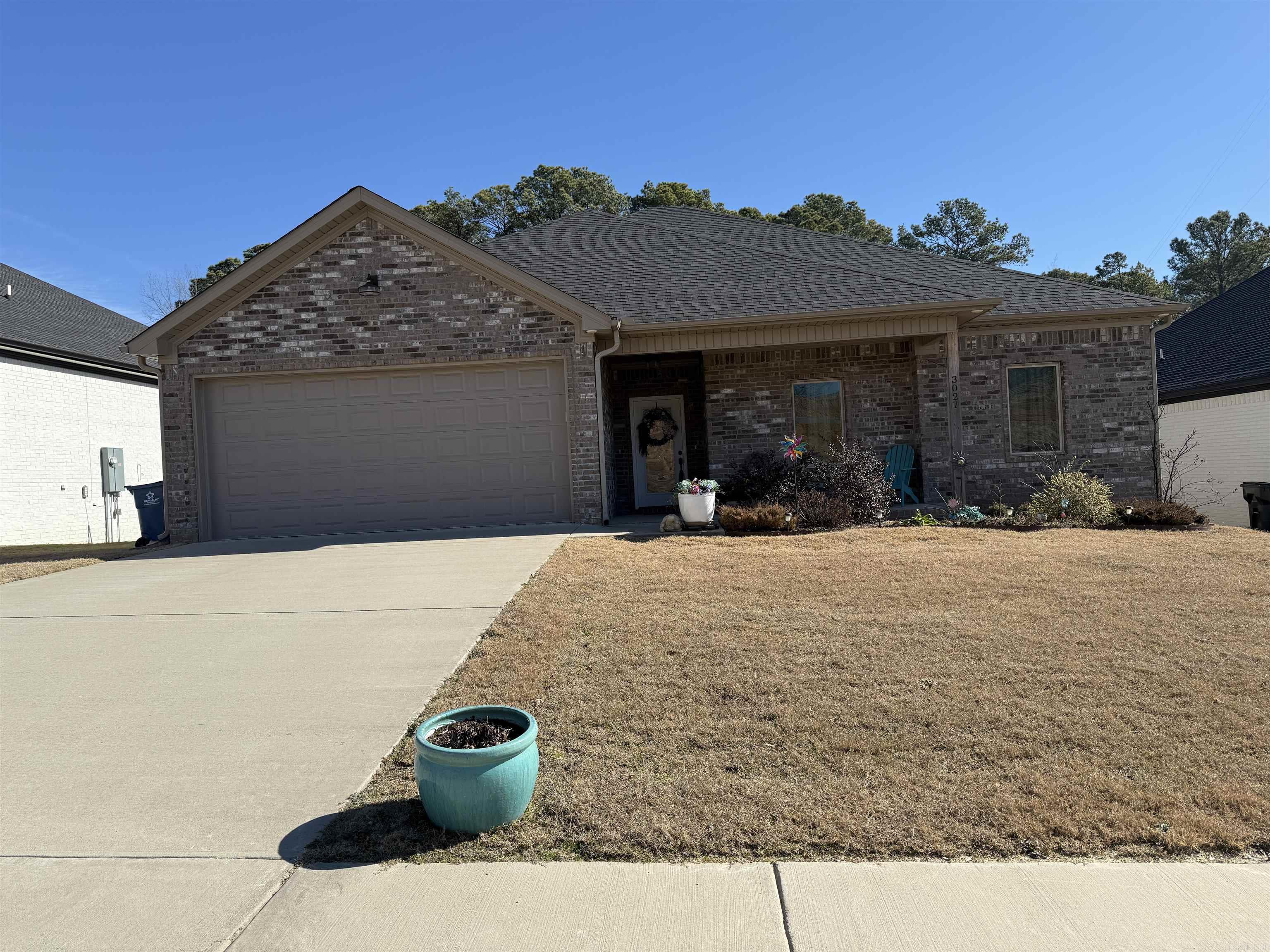 This 4/2 home in the desirable Northshore Ridge Subdivision is a perfect blend of style and functionality. As you walk through the front door, youāre greeted by a spacious, open floor plan that seamlessly connects the living, dining, and kitchen areasāideal for both relaxed family living and entertaining guests.The large kitchen with ample counter space and plenty of room for prep and storage, while the dining area is perfect for hosting dinners or gatherings. Its spacious layout makes it easy to transition between cooking and entertaining. The primary suite feels like a retreat, the ensuite bathroom offers both a luxurious garden tub for soaking and a walk-around shower for that spa-like experience. Itās a perfect place to escape, offering both relaxation and convenience. With three additional bedrooms, thereās plenty of space for guests or even a home office. Whether it's the quiet, peaceful corners of the bedrooms or the heart of the home in the open living spaces, this property offers a perfect balance of comfort, style, and practicality. With a larger lot, this home really opens up to possibilities both inside and out. The back deck provides a perfect spot to relax.