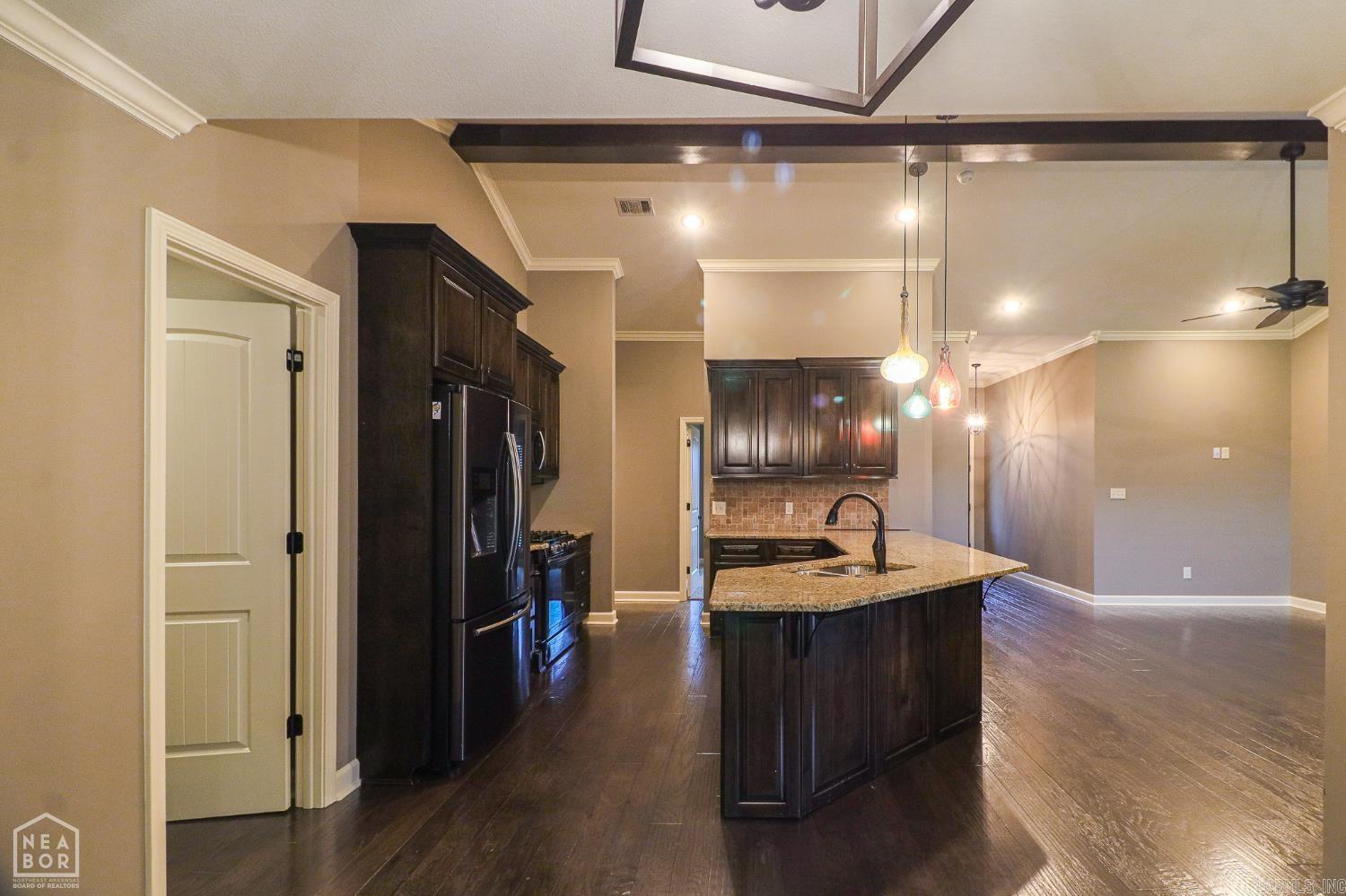 HOLDEN'S - Residential
